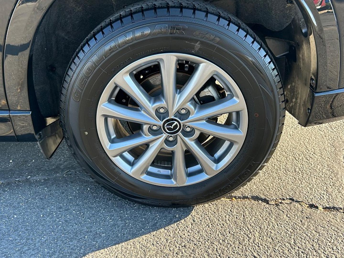 2025 BLACK /black Mazda CX-5 (JM3KFBBLXS0) with an 4-Cyl 2.5 Liter engine, Automatic 6-Spd transmission, located at 412 Auto Vista Drive, Palmdale, 93551, (661) 945-0620, 34.592636, -118.136681 - Discover comfort, versatility, and modern style in this one-owner 2025 Mazda CX-5 2.5 S Select AWD!With its sleek design, refined interior, and confident all-wheel-drive capability, this SUV is ready for daily commutes and weekend adventures alike. Powered by a 2.5L 4-cylinder engine paired with a 6- Photo#13