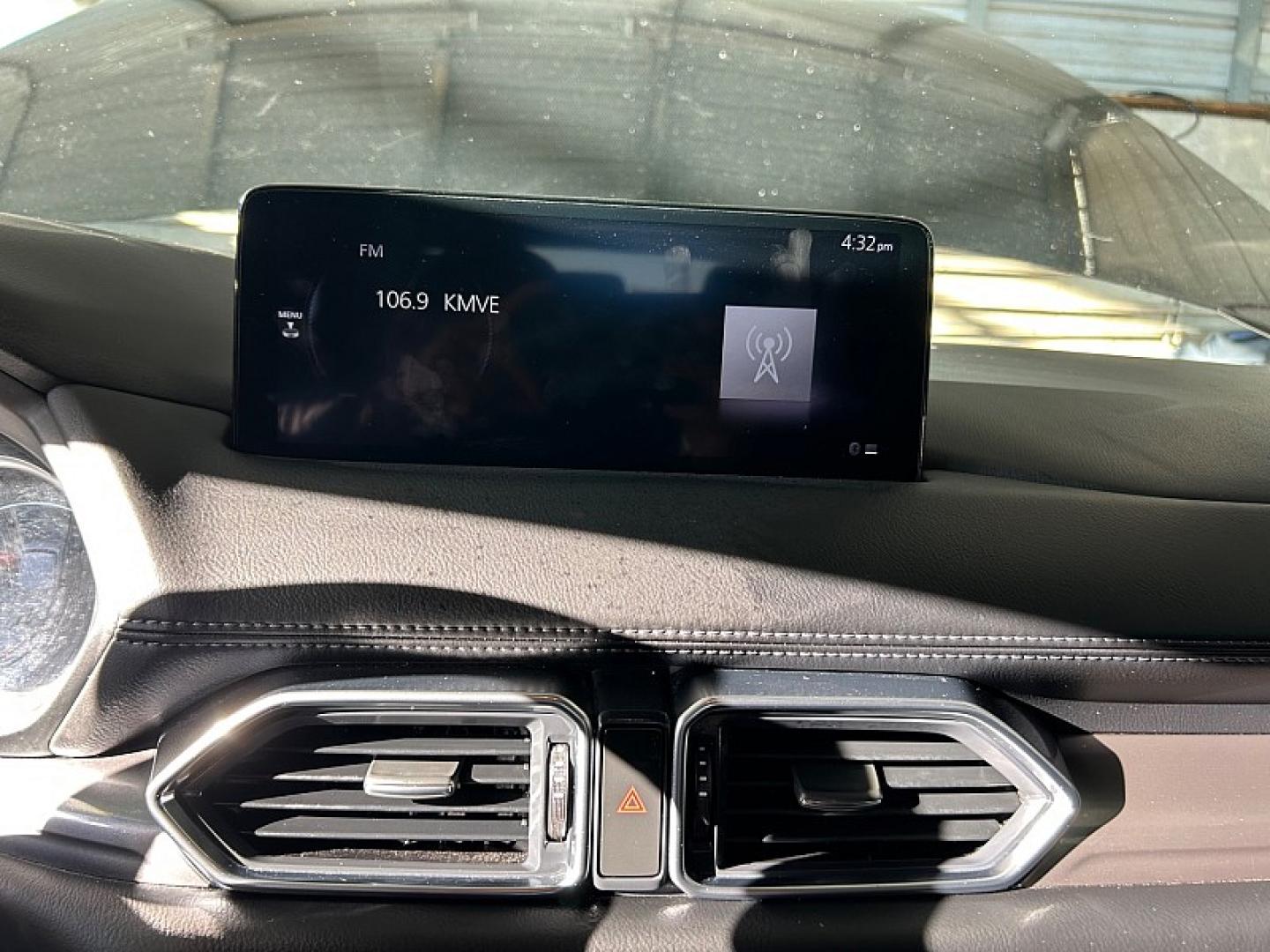 2025 BLACK /black Mazda CX-5 (JM3KFBBLXS0) with an 4-Cyl 2.5 Liter engine, Automatic 6-Spd transmission, located at 412 Auto Vista Drive, Palmdale, 93551, (661) 945-0620, 34.592636, -118.136681 - Discover comfort, versatility, and modern style in this one-owner 2025 Mazda CX-5 2.5 S Select AWD!With its sleek design, refined interior, and confident all-wheel-drive capability, this SUV is ready for daily commutes and weekend adventures alike. Powered by a 2.5L 4-cylinder engine paired with a 6- Photo#20
