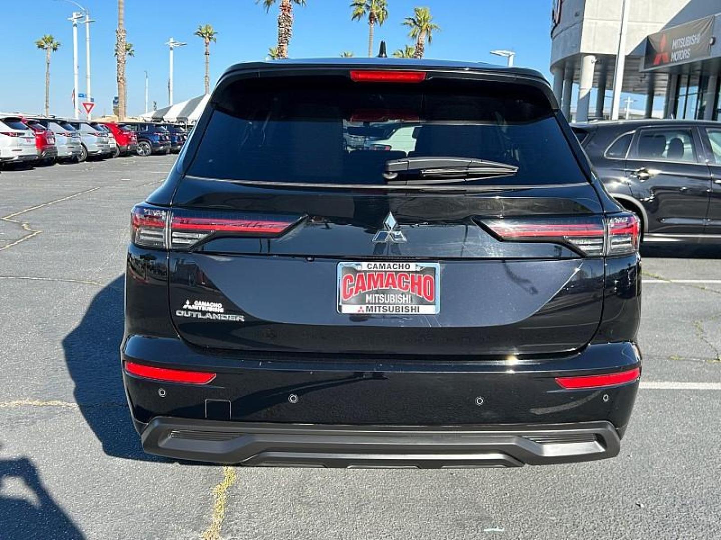 2025 BLACK Mitsubishi Outlander (JA4J4UA84SZ) with an 4-Cyl 2.5 Liter engine, Automatic CVT transmission, located at 412 Auto Vista Drive, Palmdale, 93551, (661) 945-0620, 34.592636, -118.136681 - Photo#3