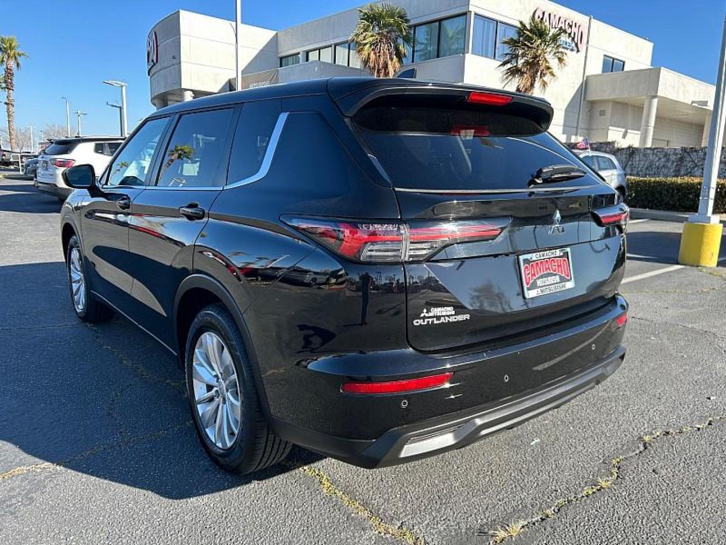 2025 BLACK Mitsubishi Outlander (JA4J4UA84SZ) with an 4-Cyl 2.5 Liter engine, Automatic CVT transmission, located at 412 Auto Vista Drive, Palmdale, 93551, (661) 945-0620, 34.592636, -118.136681 - Photo#4