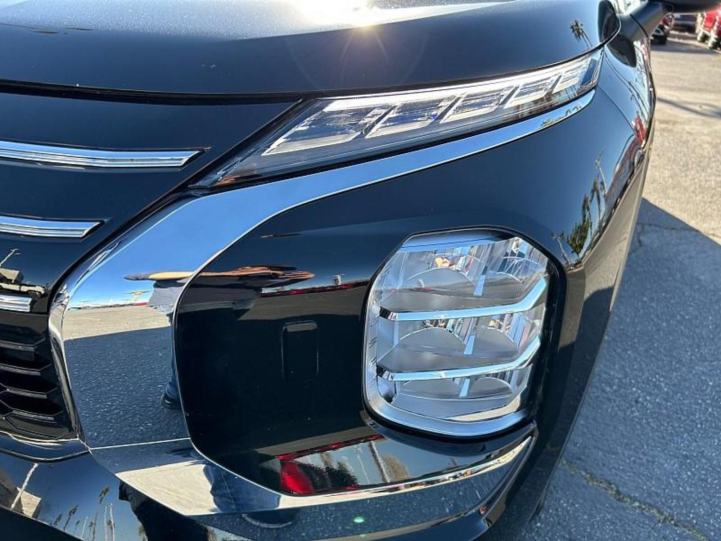 2025 BLACK Mitsubishi Outlander (JA4J4UA84SZ) with an 4-Cyl 2.5 Liter engine, Automatic CVT transmission, located at 412 Auto Vista Drive, Palmdale, 93551, (661) 945-0620, 34.592636, -118.136681 - Photo#9