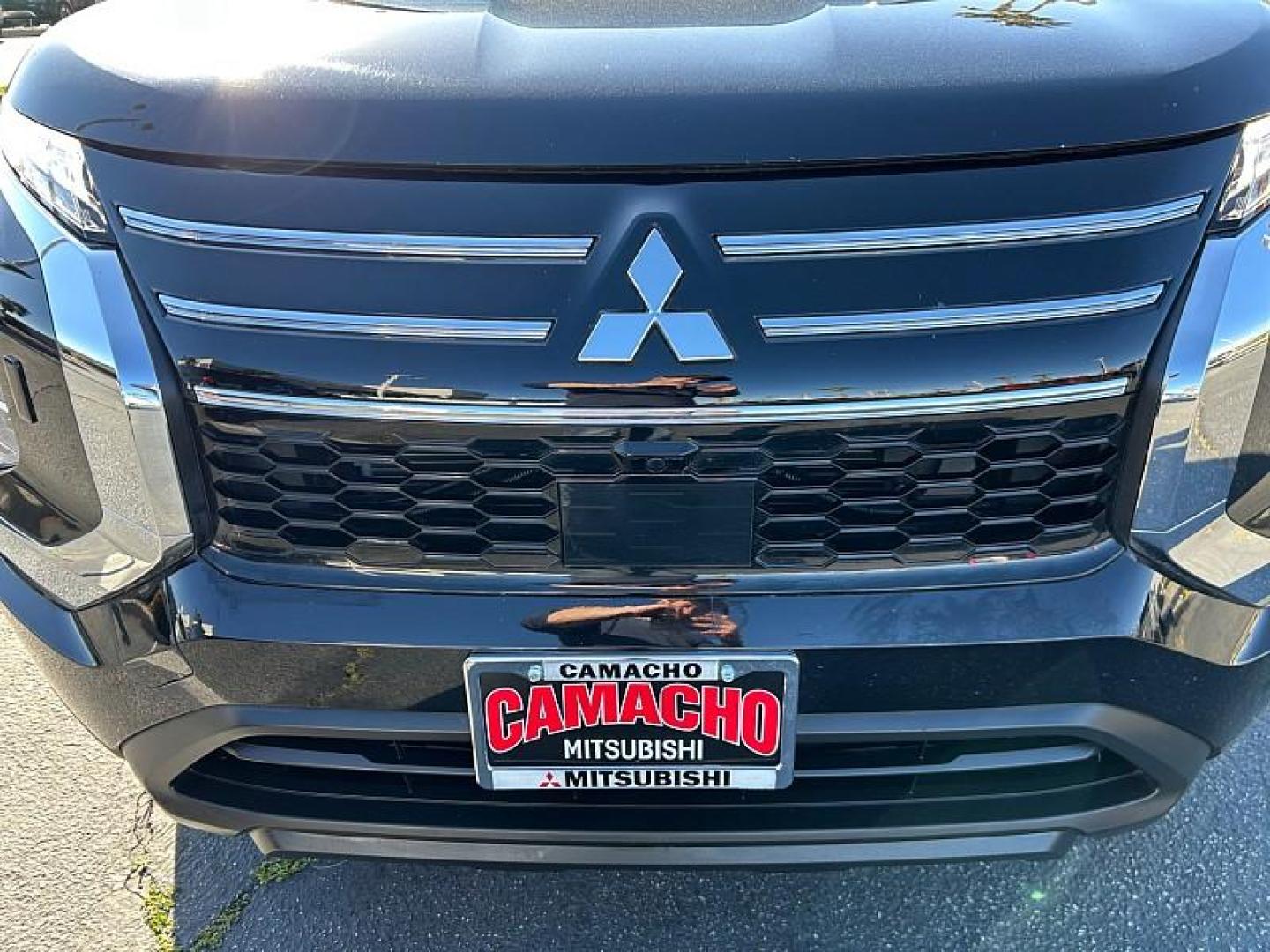 2025 BLACK Mitsubishi Outlander (JA4J4UA84SZ) with an 4-Cyl 2.5 Liter engine, Automatic CVT transmission, located at 412 Auto Vista Drive, Palmdale, 93551, (661) 945-0620, 34.592636, -118.136681 - Photo#10