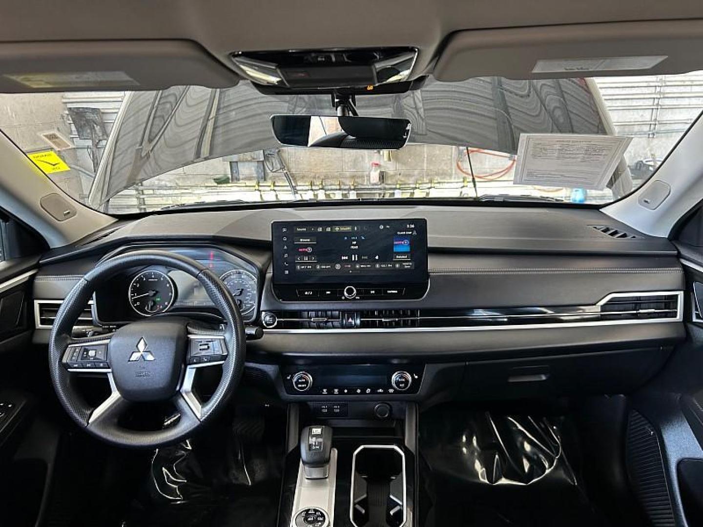 2025 BLACK Mitsubishi Outlander (JA4J4UA84SZ) with an 4-Cyl 2.5 Liter engine, Automatic CVT transmission, located at 412 Auto Vista Drive, Palmdale, 93551, (661) 945-0620, 34.592636, -118.136681 - Photo#21