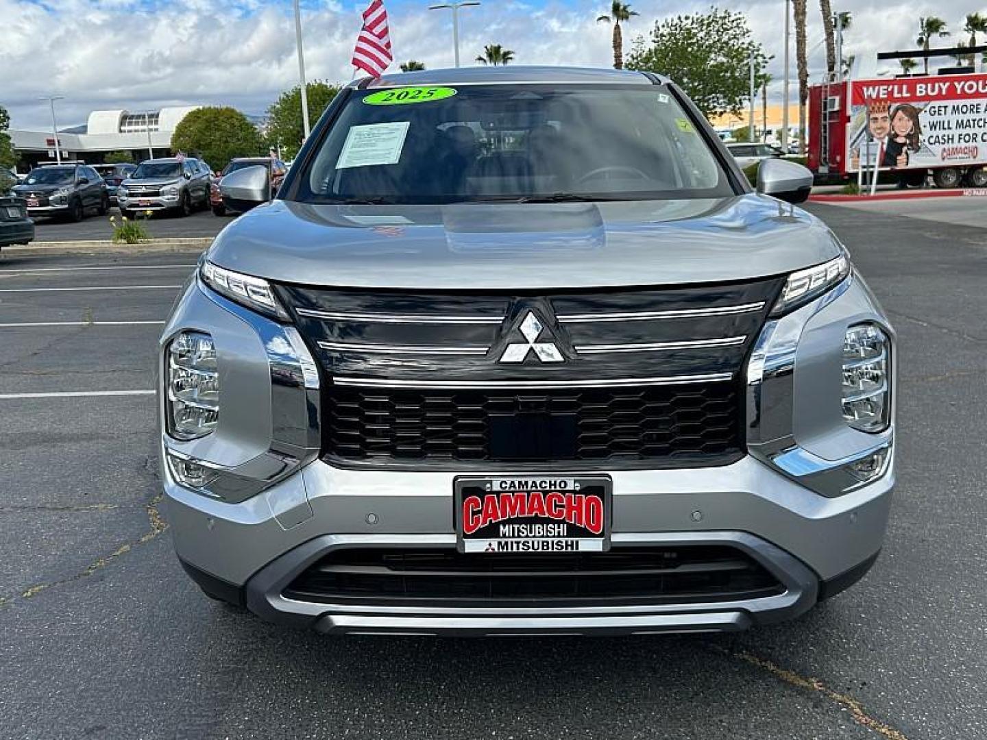 2025 SILVER Mitsubishi Outlander (JA4J3VA84SZ) with an 4-Cyl 2.5 Liter engine, Automatic CVT transmission, located at 412 Auto Vista Drive, Palmdale, 93551, (661) 945-0620, 34.592636, -118.136681 - Photo#1