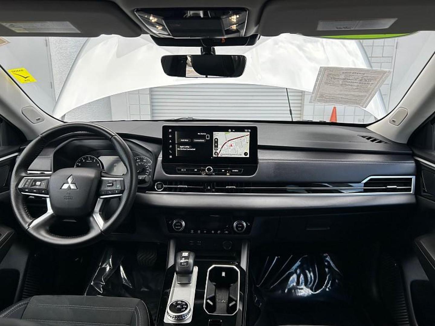 2025 SILVER Mitsubishi Outlander (JA4J3VA84SZ) with an 4-Cyl 2.5 Liter engine, Automatic CVT transmission, located at 412 Auto Vista Drive, Palmdale, 93551, (661) 945-0620, 34.592636, -118.136681 - Photo#8