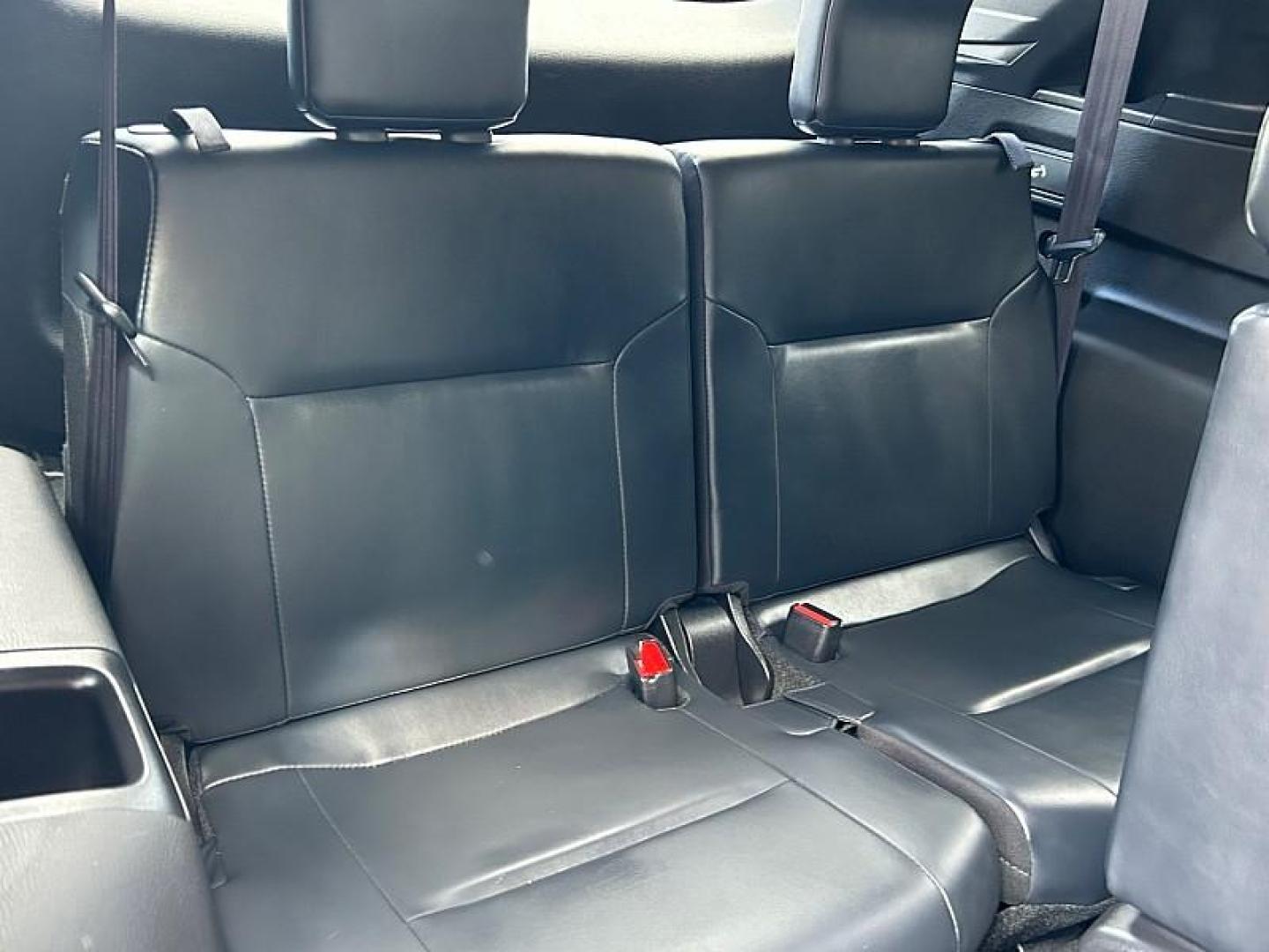 2025 SILVER Mitsubishi Outlander (JA4J3VA84SZ) with an 4-Cyl 2.5 Liter engine, Automatic CVT transmission, located at 412 Auto Vista Drive, Palmdale, 93551, (661) 945-0620, 34.592636, -118.136681 - Photo#18