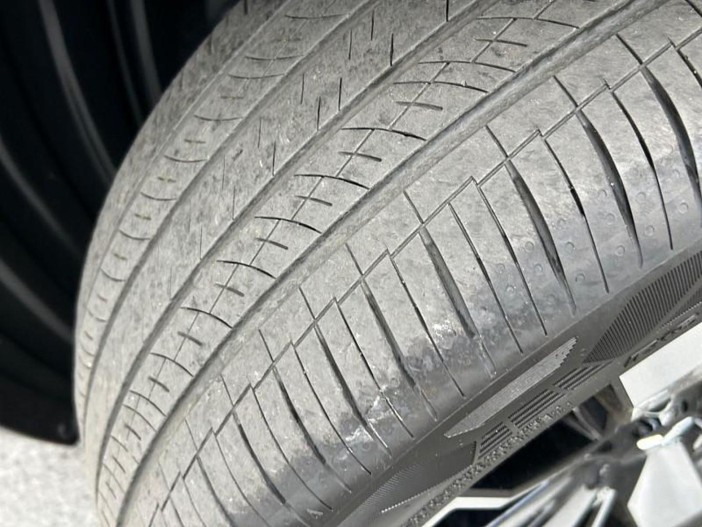 2025 SILVER Mitsubishi Outlander (JA4J3VA84SZ) with an 4-Cyl 2.5 Liter engine, Automatic CVT transmission, located at 412 Auto Vista Drive, Palmdale, 93551, (661) 945-0620, 34.592636, -118.136681 - Photo#26