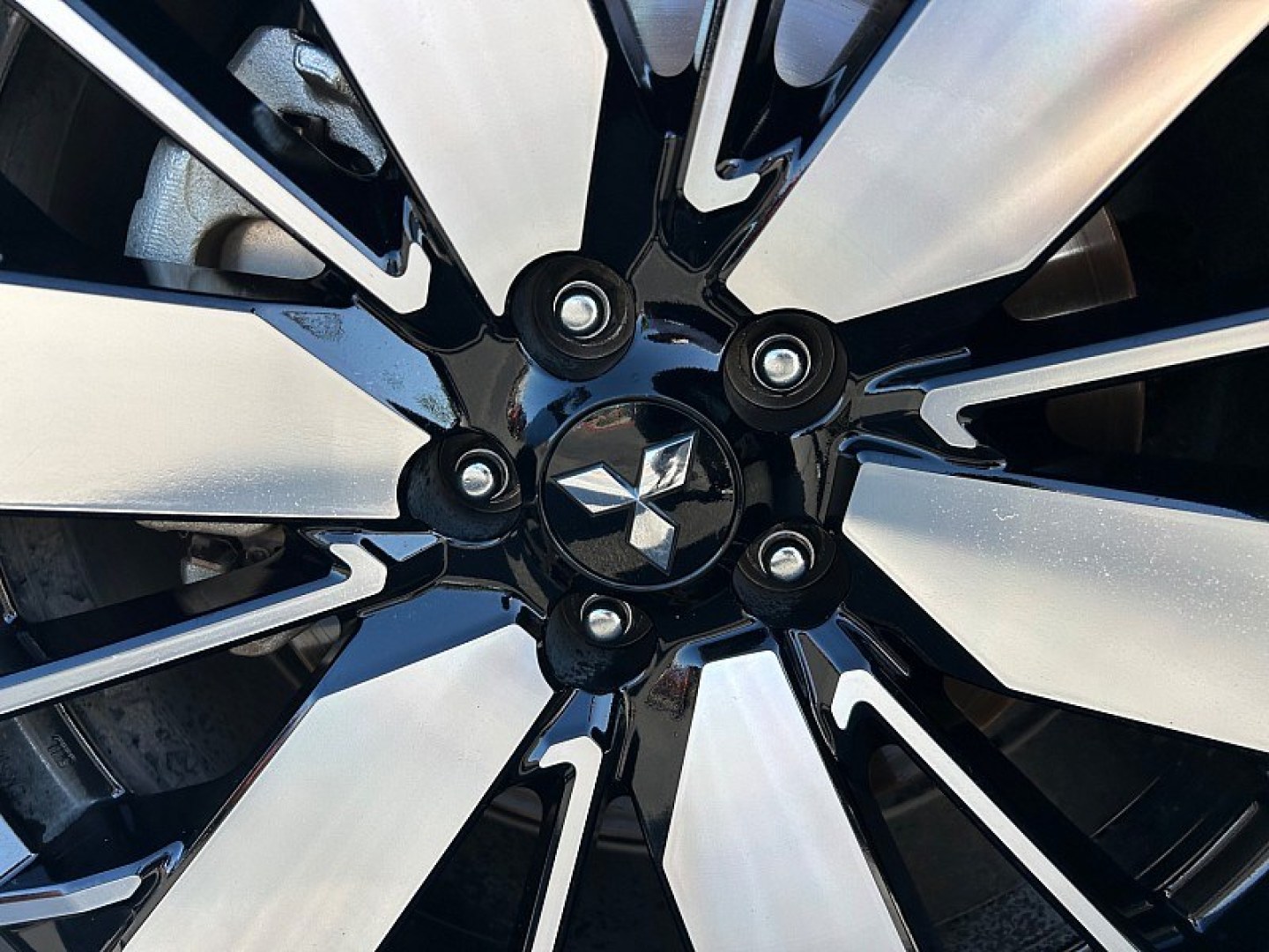 2025 Silver Mitsubishi Outlander (JA4J3VA87SZ) with an 4-Cyl 2.5 Liter engine, Automatic CVT transmission, located at 412 Auto Vista Drive, Palmdale, 93551, (661) 945-0620, 34.592636, -118.136681- Photo#15