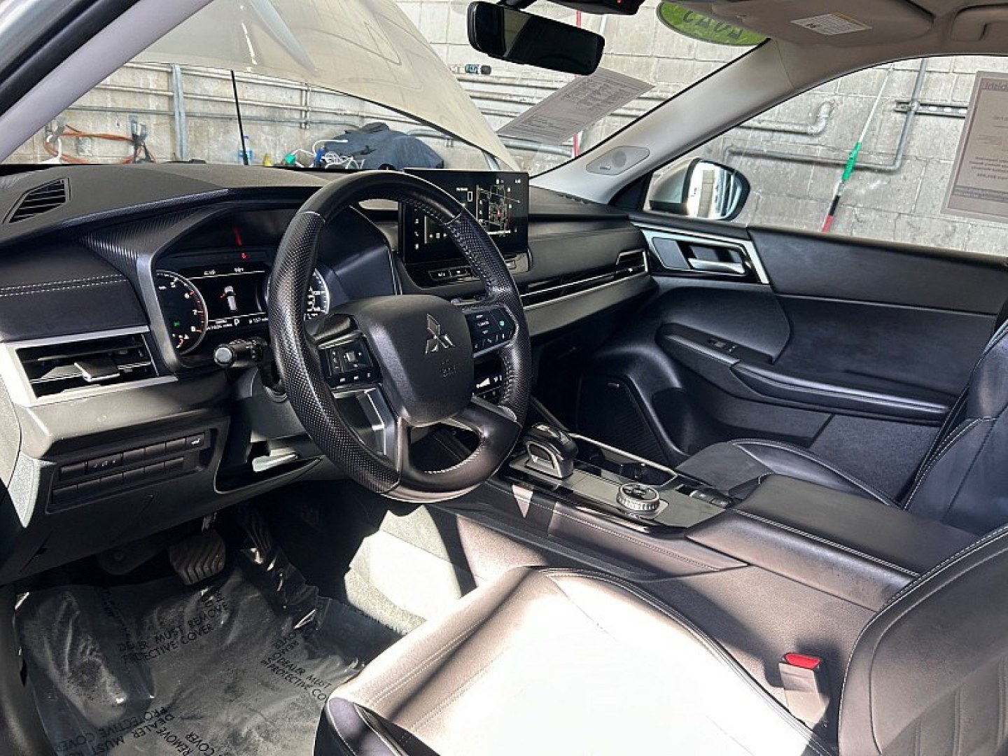 2025 Silver Mitsubishi Outlander (JA4J3VA87SZ) with an 4-Cyl 2.5 Liter engine, Automatic CVT transmission, located at 412 Auto Vista Drive, Palmdale, 93551, (661) 945-0620, 34.592636, -118.136681- Photo#17