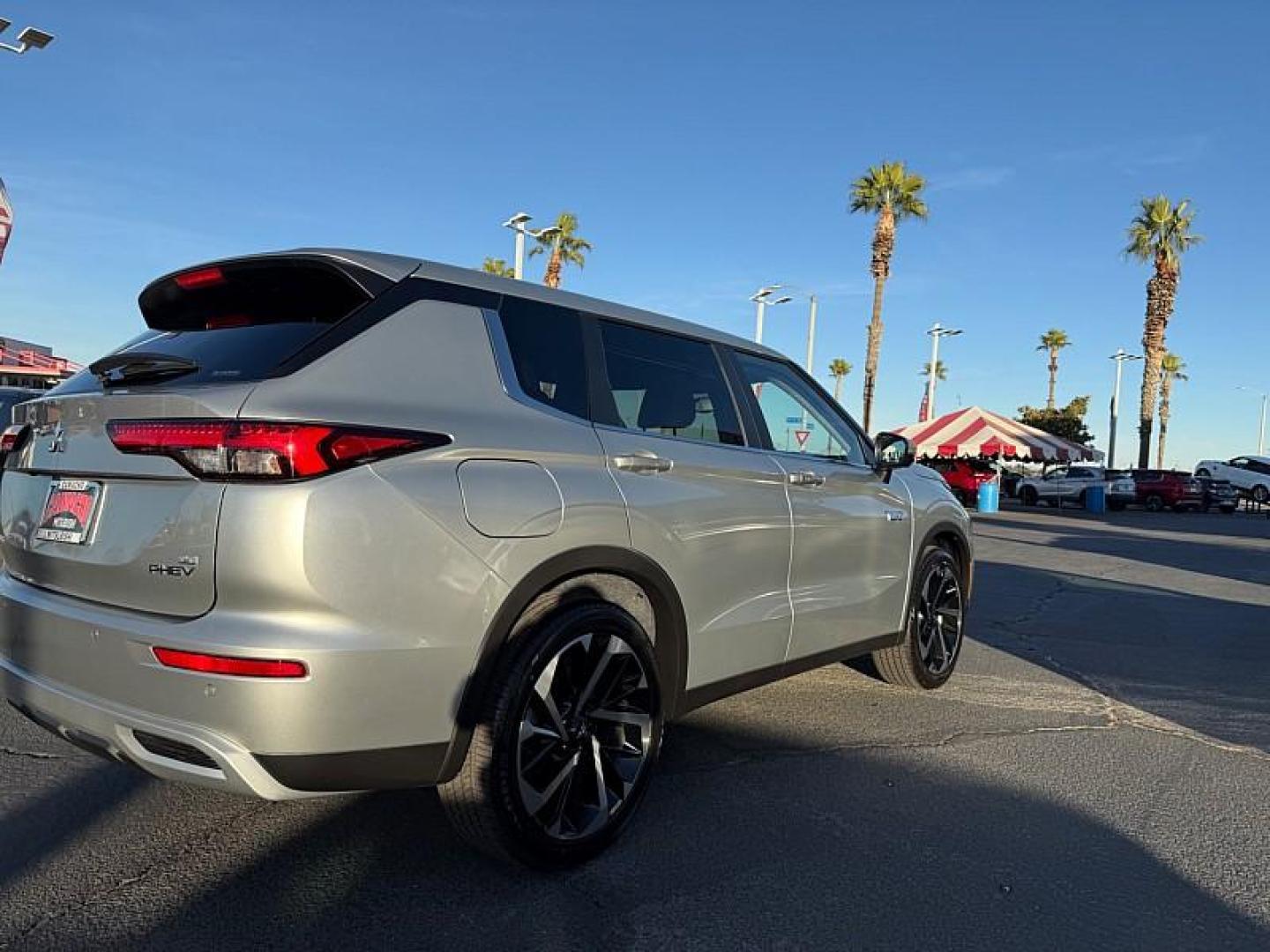 2025 BLACK Mitsubishi Outlander Plug-In Hybrid (JA4T5VA94SZ) with an 4-Cyl Hybrid 2.4 Liter engine, Automatic 1-Spd transmission, located at 412 Auto Vista Drive, Palmdale, 93551, (661) 945-0620, 34.592636, -118.136681 - Photo#6