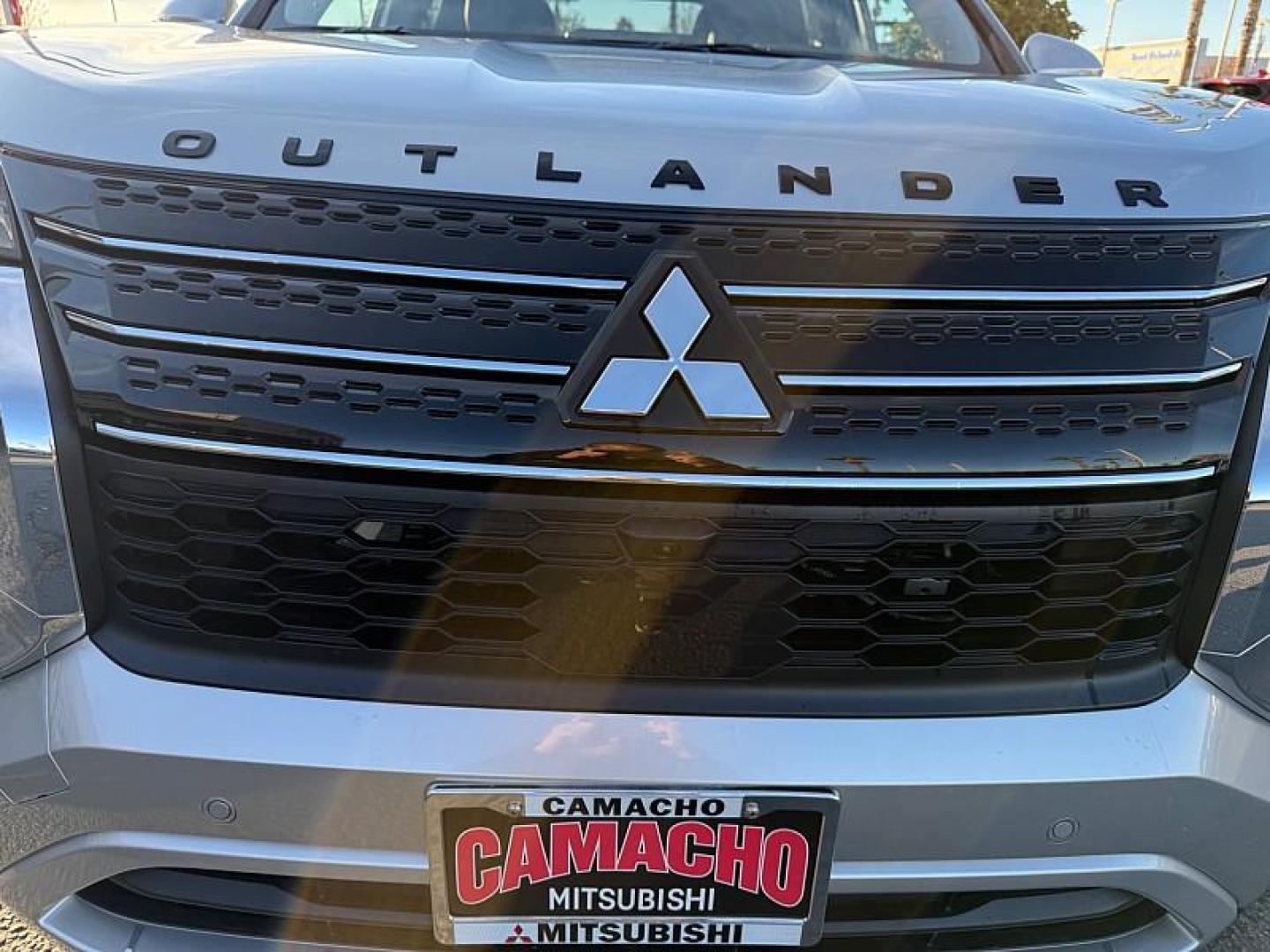 2025 BLACK Mitsubishi Outlander Plug-In Hybrid (JA4T5VA94SZ) with an 4-Cyl Hybrid 2.4 Liter engine, Automatic 1-Spd transmission, located at 412 Auto Vista Drive, Palmdale, 93551, (661) 945-0620, 34.592636, -118.136681 - Photo#8