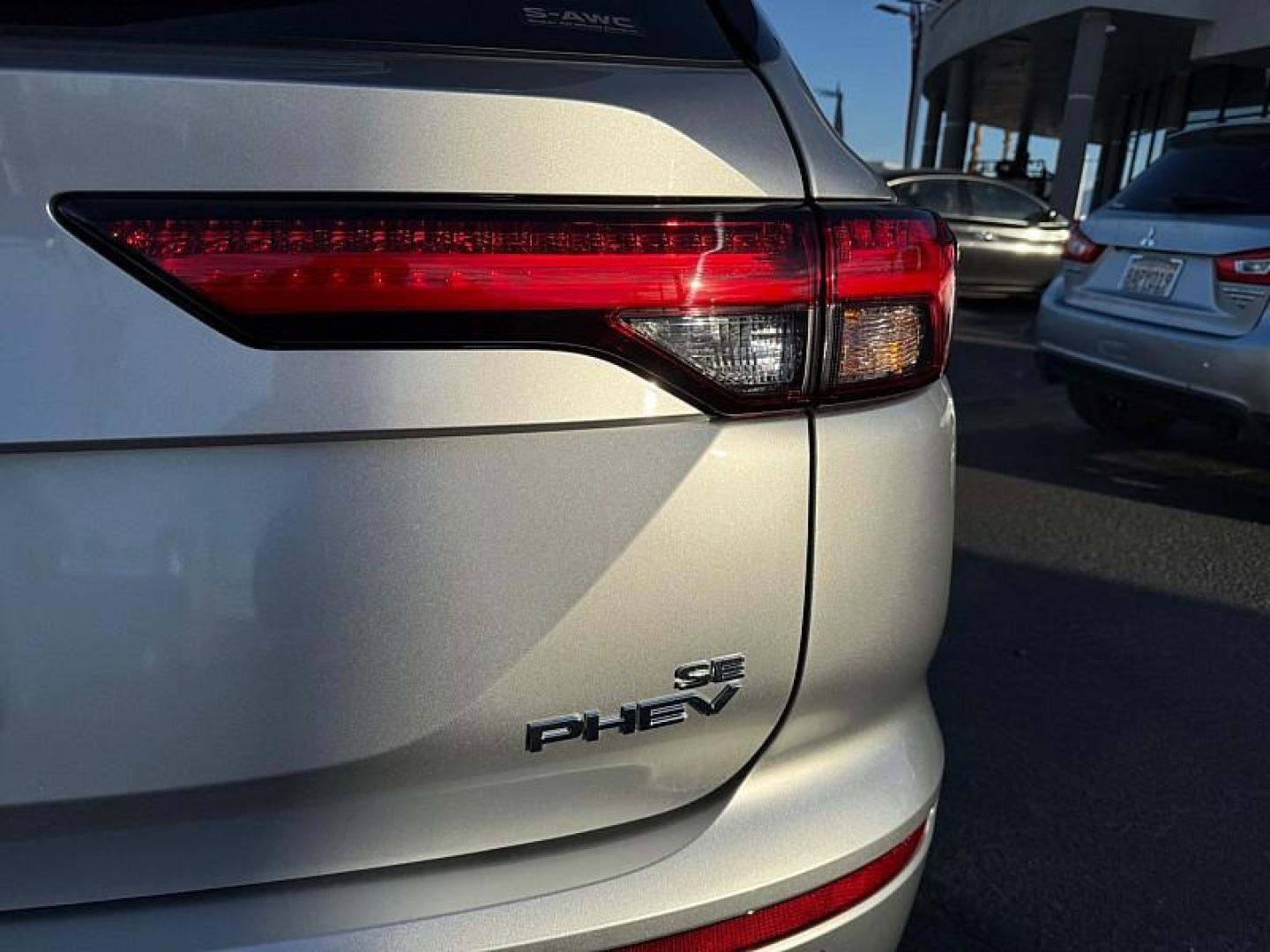 2025 BLACK Mitsubishi Outlander Plug-In Hybrid (JA4T5VA94SZ) with an 4-Cyl Hybrid 2.4 Liter engine, Automatic 1-Spd transmission, located at 412 Auto Vista Drive, Palmdale, 93551, (661) 945-0620, 34.592636, -118.136681 - Photo#13