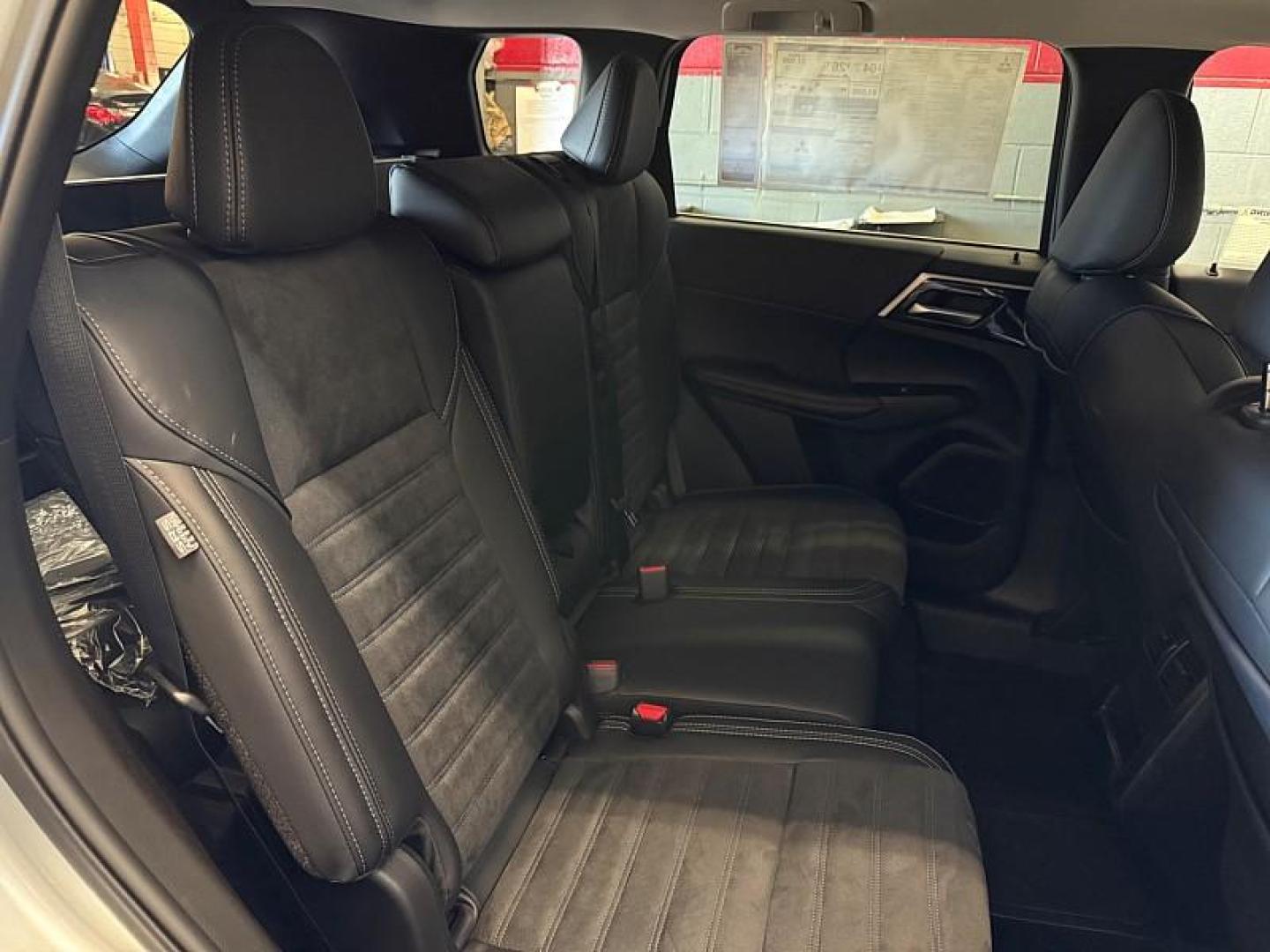 2025 BLACK Mitsubishi Outlander Plug-In Hybrid (JA4T5VA94SZ) with an 4-Cyl Hybrid 2.4 Liter engine, Automatic 1-Spd transmission, located at 412 Auto Vista Drive, Palmdale, 93551, (661) 945-0620, 34.592636, -118.136681 - Photo#26