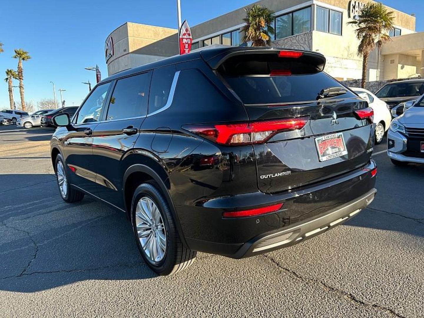 2025 BLACK Mitsubishi Outlander Plug-In Hybrid (JA4T5UA9XSZ) with an 4-Cyl Hybrid 2.4 Liter engine, Automatic 1-Spd transmission, located at 412 Auto Vista Drive, Palmdale, 93551, (661) 945-0620, 34.592636, -118.136681 - Photo#4
