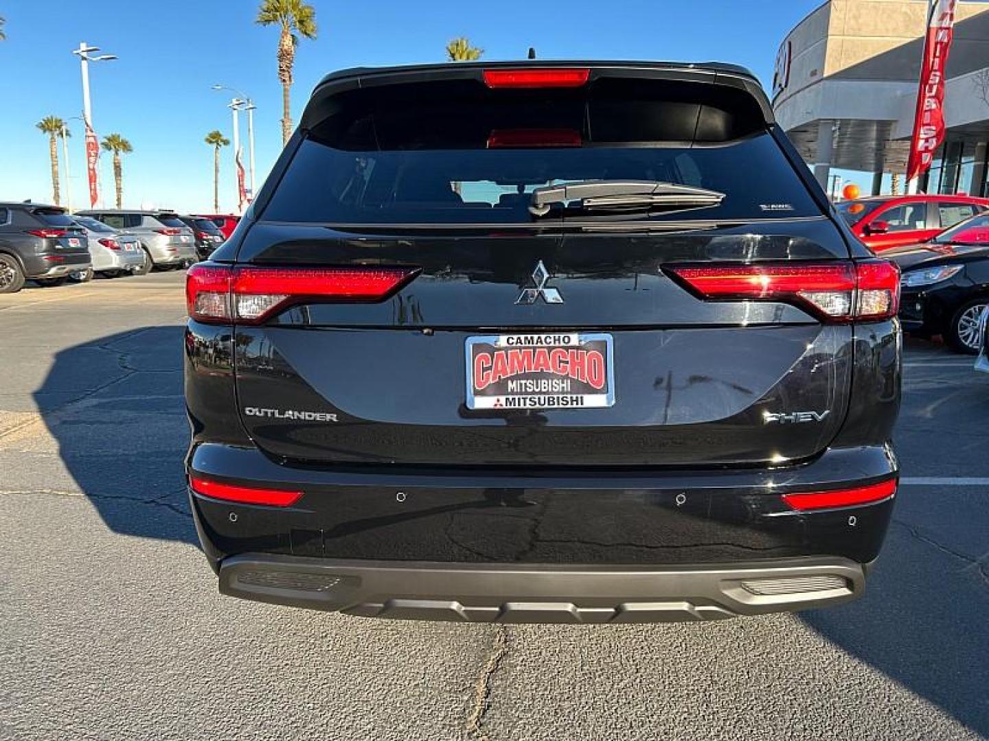 2025 BLACK Mitsubishi Outlander Plug-In Hybrid (JA4T5UA9XSZ) with an 4-Cyl Hybrid 2.4 Liter engine, Automatic 1-Spd transmission, located at 412 Auto Vista Drive, Palmdale, 93551, (661) 945-0620, 34.592636, -118.136681 - Photo#5