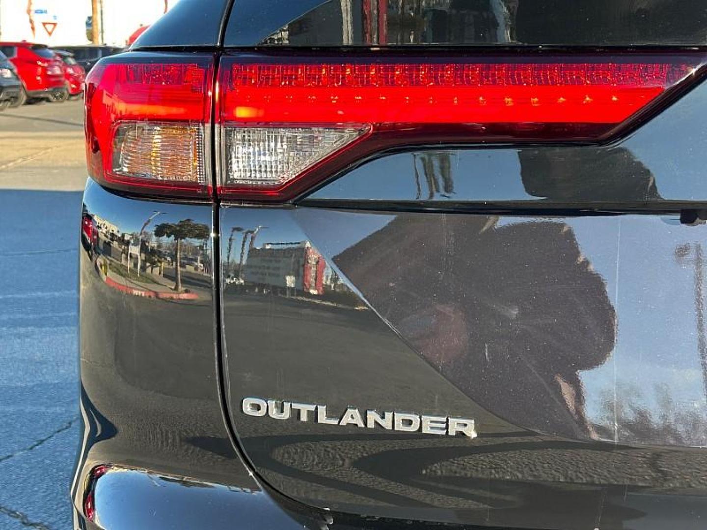 2025 BLACK Mitsubishi Outlander Plug-In Hybrid (JA4T5UA9XSZ) with an 4-Cyl Hybrid 2.4 Liter engine, Automatic 1-Spd transmission, located at 412 Auto Vista Drive, Palmdale, 93551, (661) 945-0620, 34.592636, -118.136681 - Photo#15