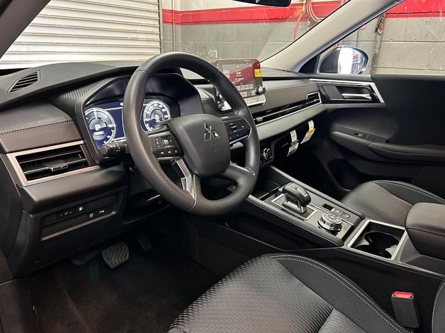 2025 BLACK Mitsubishi Outlander Plug-In Hybrid (JA4T5UA9XSZ) with an 4-Cyl Hybrid 2.4 Liter engine, Automatic 1-Spd transmission, located at 412 Auto Vista Drive, Palmdale, 93551, (661) 945-0620, 34.592636, -118.136681 - Photo#18