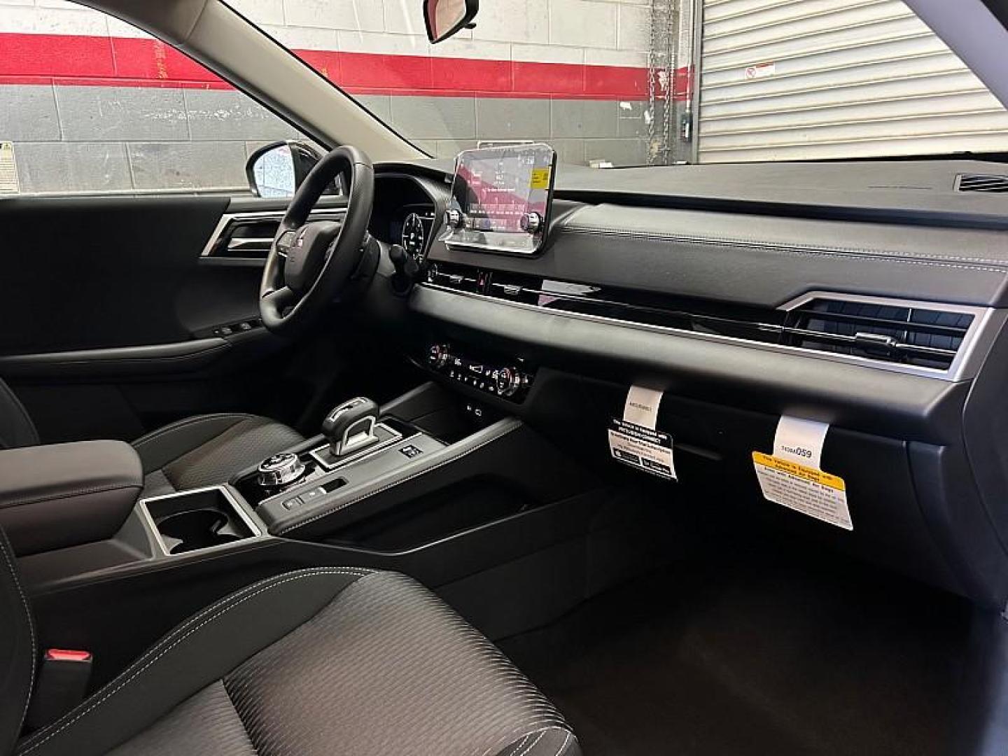 2025 BLACK Mitsubishi Outlander Plug-In Hybrid (JA4T5UA9XSZ) with an 4-Cyl Hybrid 2.4 Liter engine, Automatic 1-Spd transmission, located at 412 Auto Vista Drive, Palmdale, 93551, (661) 945-0620, 34.592636, -118.136681 - Photo#27