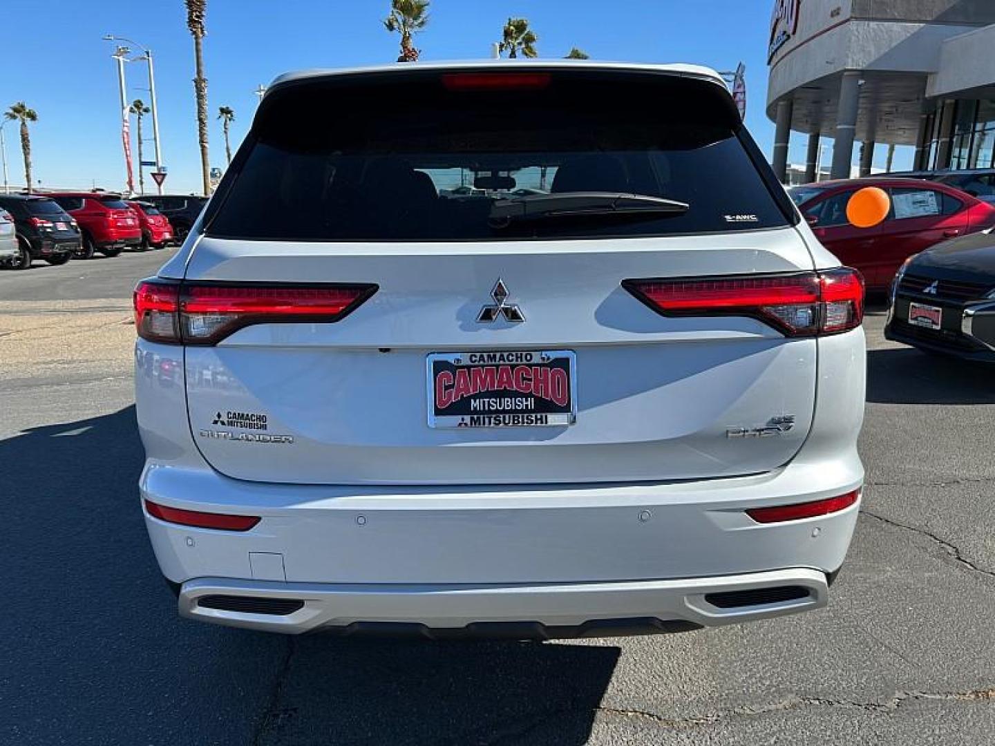2025 Mitsubishi Outlander Plug-In Hybrid (JA4T5VA95SZ) with an 4-Cyl Hybrid 2.4 Liter engine, Automatic 1-Spd transmission, located at 412 Auto Vista Drive, Palmdale, 93551, (661) 945-0620, 34.592636, -118.136681 - Photo#5