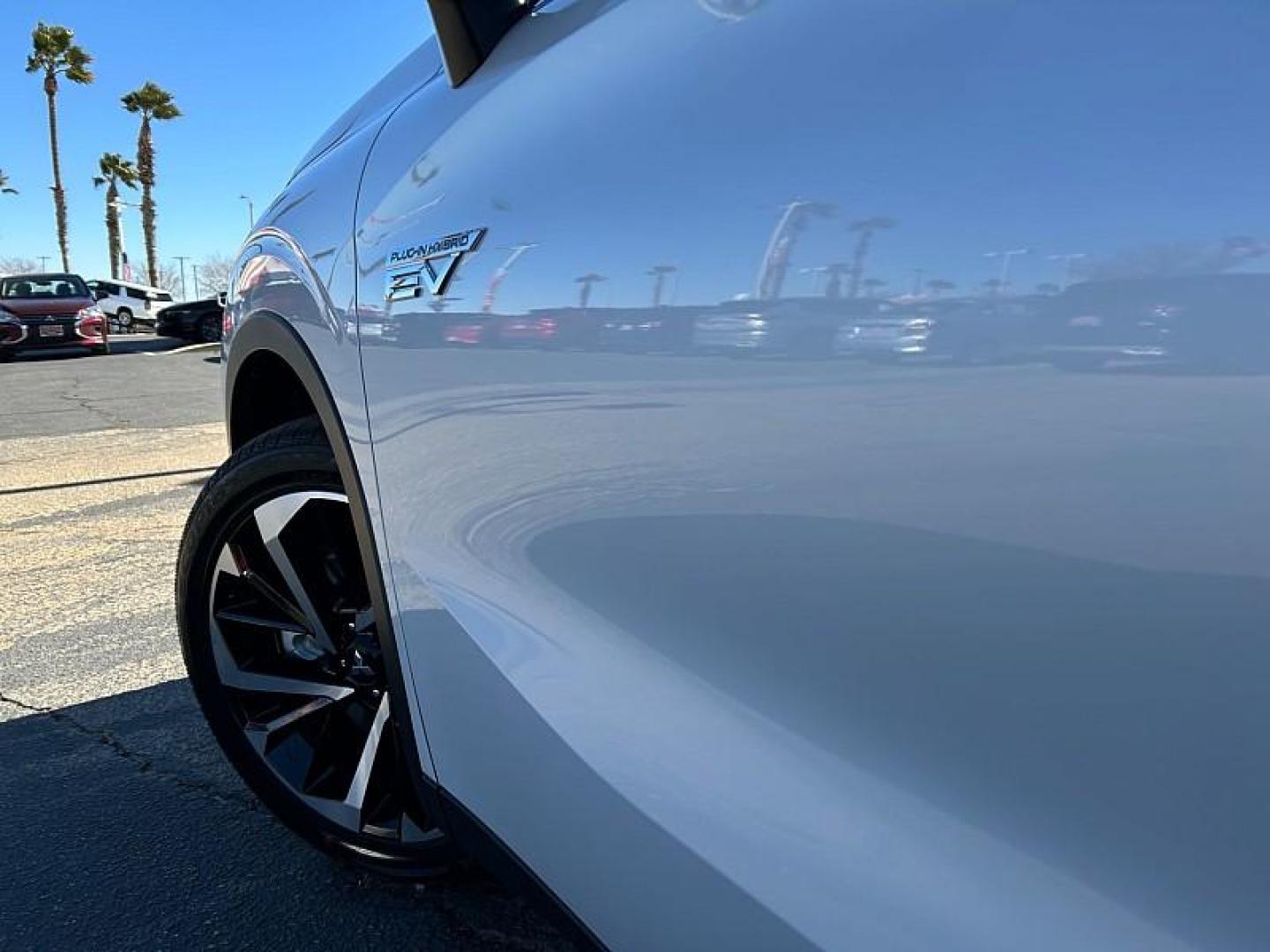 2025 Mitsubishi Outlander Plug-In Hybrid (JA4T5VA95SZ) with an 4-Cyl Hybrid 2.4 Liter engine, Automatic 1-Spd transmission, located at 412 Auto Vista Drive, Palmdale, 93551, (661) 945-0620, 34.592636, -118.136681 - Photo#6