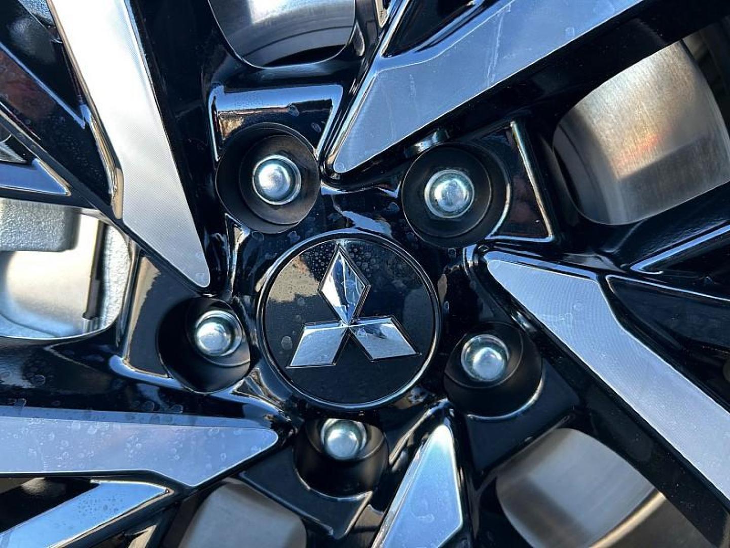 2025 Mitsubishi Outlander Plug-In Hybrid (JA4T5VA95SZ) with an 4-Cyl Hybrid 2.4 Liter engine, Automatic 1-Spd transmission, located at 412 Auto Vista Drive, Palmdale, 93551, (661) 945-0620, 34.592636, -118.136681 - Photo#11
