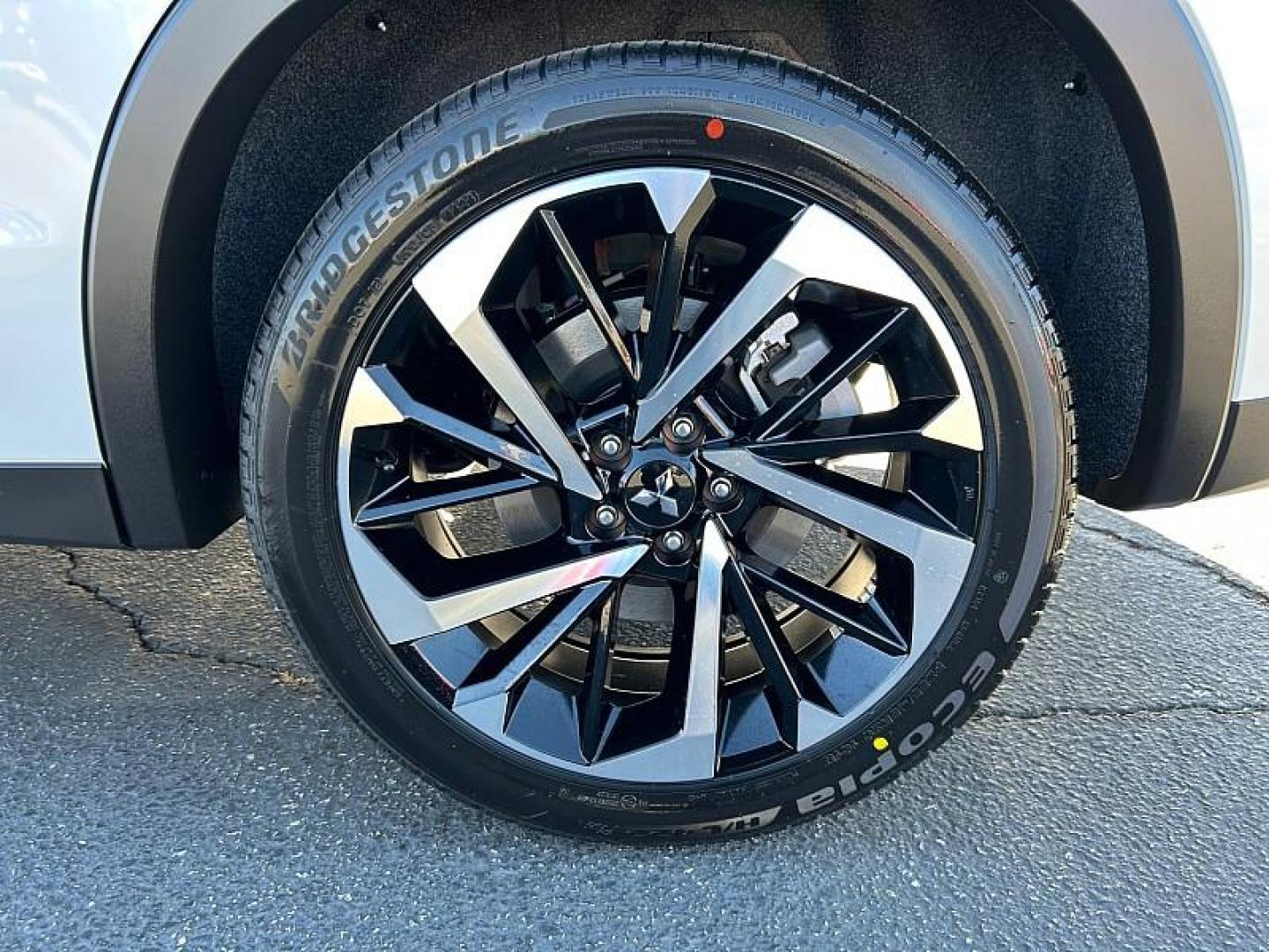 2025 Mitsubishi Outlander Plug-In Hybrid (JA4T5VA95SZ) with an 4-Cyl Hybrid 2.4 Liter engine, Automatic 1-Spd transmission, located at 412 Auto Vista Drive, Palmdale, 93551, (661) 945-0620, 34.592636, -118.136681 - Photo#13