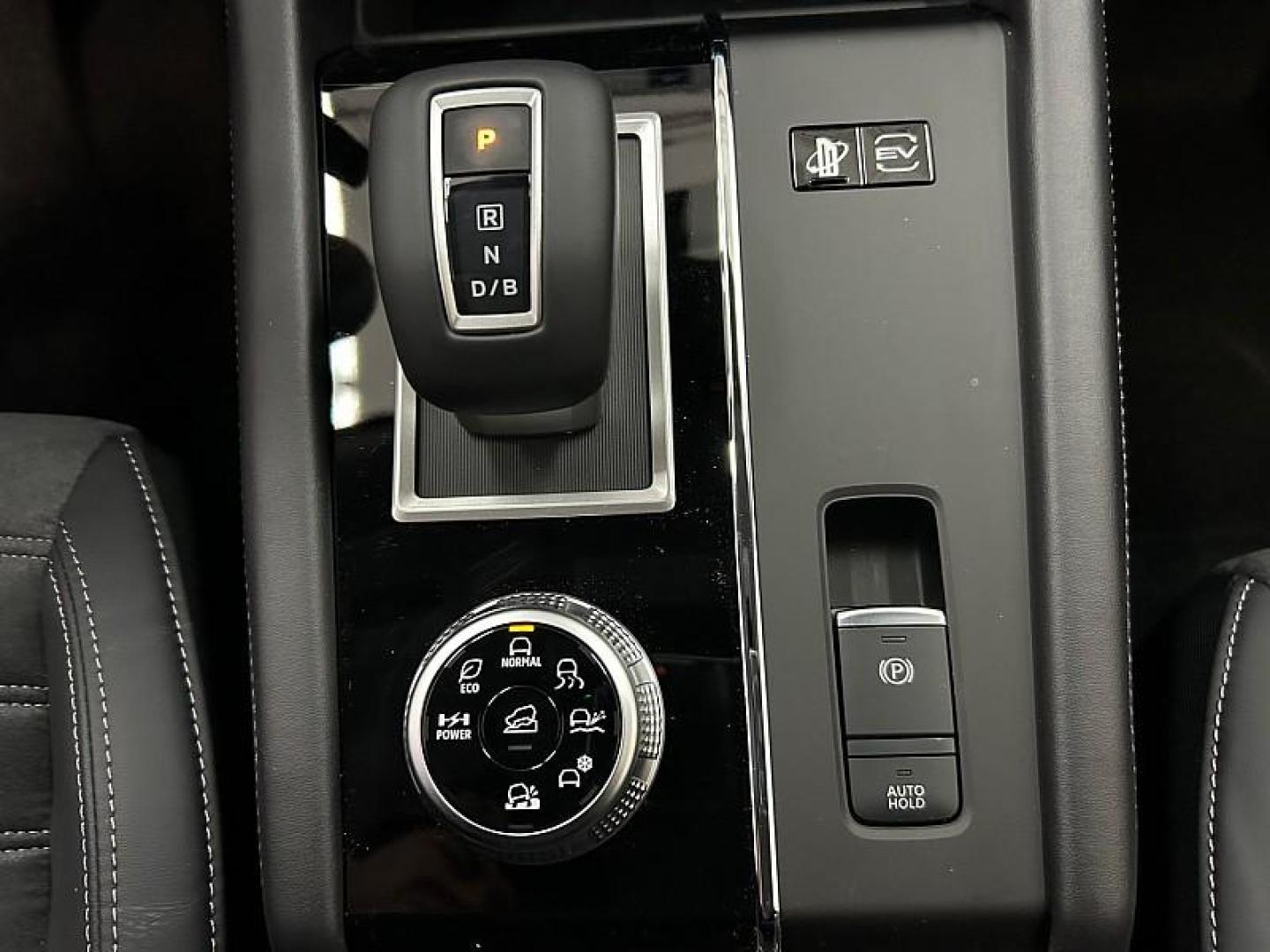 2025 Mitsubishi Outlander Plug-In Hybrid (JA4T5VA95SZ) with an 4-Cyl Hybrid 2.4 Liter engine, Automatic 1-Spd transmission, located at 412 Auto Vista Drive, Palmdale, 93551, (661) 945-0620, 34.592636, -118.136681 - Photo#22
