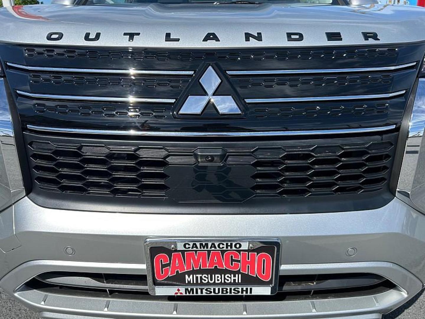 2025 Mitsubishi Outlander Plug-In Hybrid (JA4T5WA93SZ) with an 4-Cyl Hybrid 2.4 Liter engine, Automatic 1-Spd transmission, located at 412 Auto Vista Drive, Palmdale, 93551, (661) 945-0620, 34.592636, -118.136681 - Photo#9