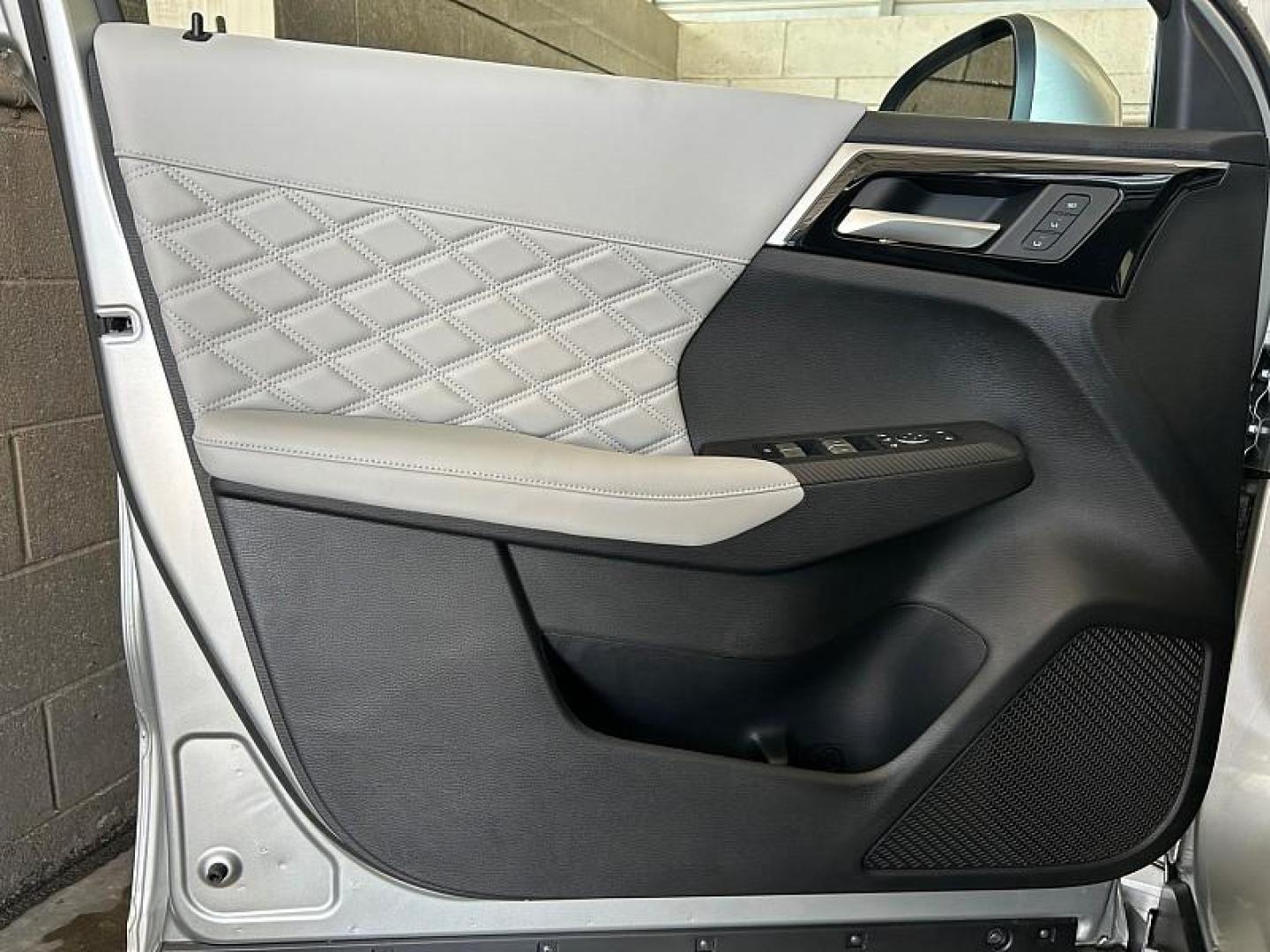 2025 Mitsubishi Outlander Plug-In Hybrid (JA4T5WA93SZ) with an 4-Cyl Hybrid 2.4 Liter engine, Automatic 1-Spd transmission, located at 412 Auto Vista Drive, Palmdale, 93551, (661) 945-0620, 34.592636, -118.136681 - Photo#16