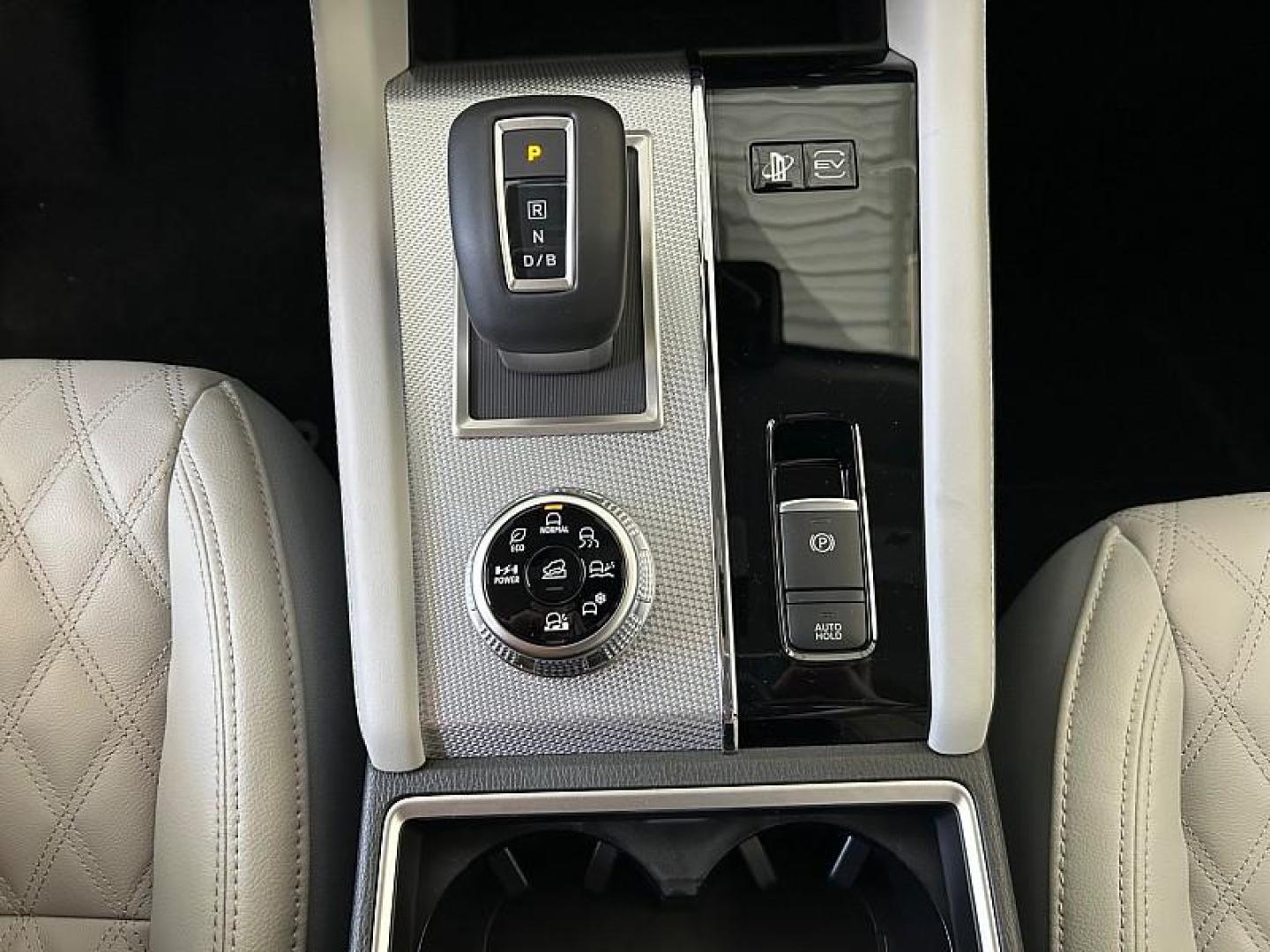 2025 Mitsubishi Outlander Plug-In Hybrid (JA4T5WA93SZ) with an 4-Cyl Hybrid 2.4 Liter engine, Automatic 1-Spd transmission, located at 412 Auto Vista Drive, Palmdale, 93551, (661) 945-0620, 34.592636, -118.136681 - Photo#18
