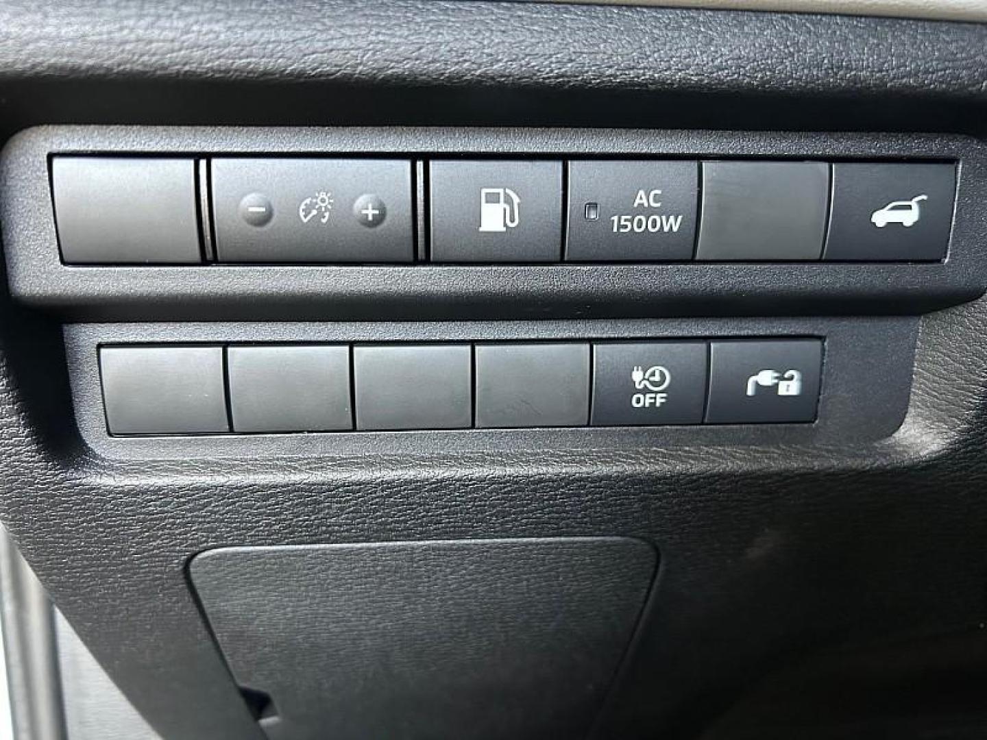 2025 Mitsubishi Outlander Plug-In Hybrid (JA4T5WA93SZ) with an 4-Cyl Hybrid 2.4 Liter engine, Automatic 1-Spd transmission, located at 412 Auto Vista Drive, Palmdale, 93551, (661) 945-0620, 34.592636, -118.136681 - Photo#30