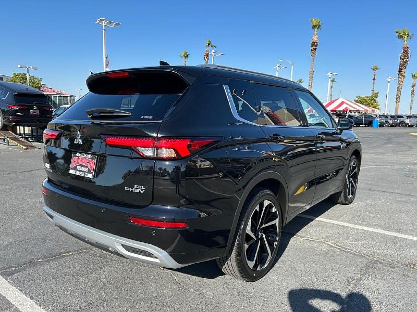 2025 Mitsubishi Outlander Plug-In Hybrid (JA4T5WA92SZ) with an 4-Cyl Hybrid 2.4 Liter engine, Automatic 1-Spd transmission, located at 412 Auto Vista Drive, Palmdale, 93551, (661) 945-0620, 34.592636, -118.136681 - Photo#2