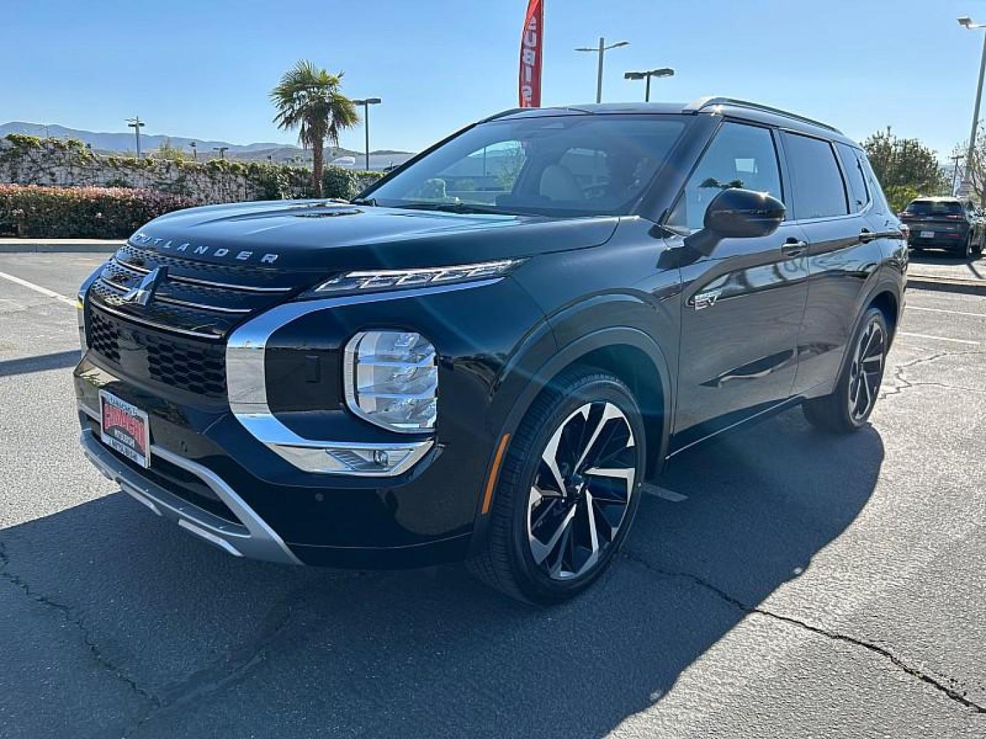 2025 Mitsubishi Outlander Plug-In Hybrid (JA4T5WA92SZ) with an 4-Cyl Hybrid 2.4 Liter engine, Automatic 1-Spd transmission, located at 412 Auto Vista Drive, Palmdale, 93551, (661) 945-0620, 34.592636, -118.136681 - Photo#6