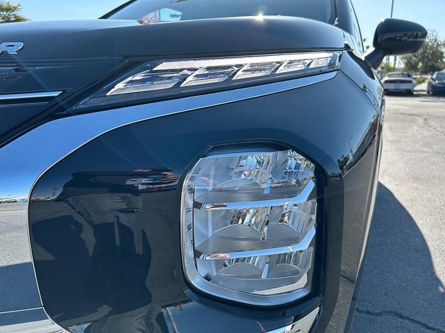 2025 Mitsubishi Outlander Plug-In Hybrid (JA4T5WA92SZ) with an 4-Cyl Hybrid 2.4 Liter engine, Automatic 1-Spd transmission, located at 412 Auto Vista Drive, Palmdale, 93551, (661) 945-0620, 34.592636, -118.136681 - Photo#8