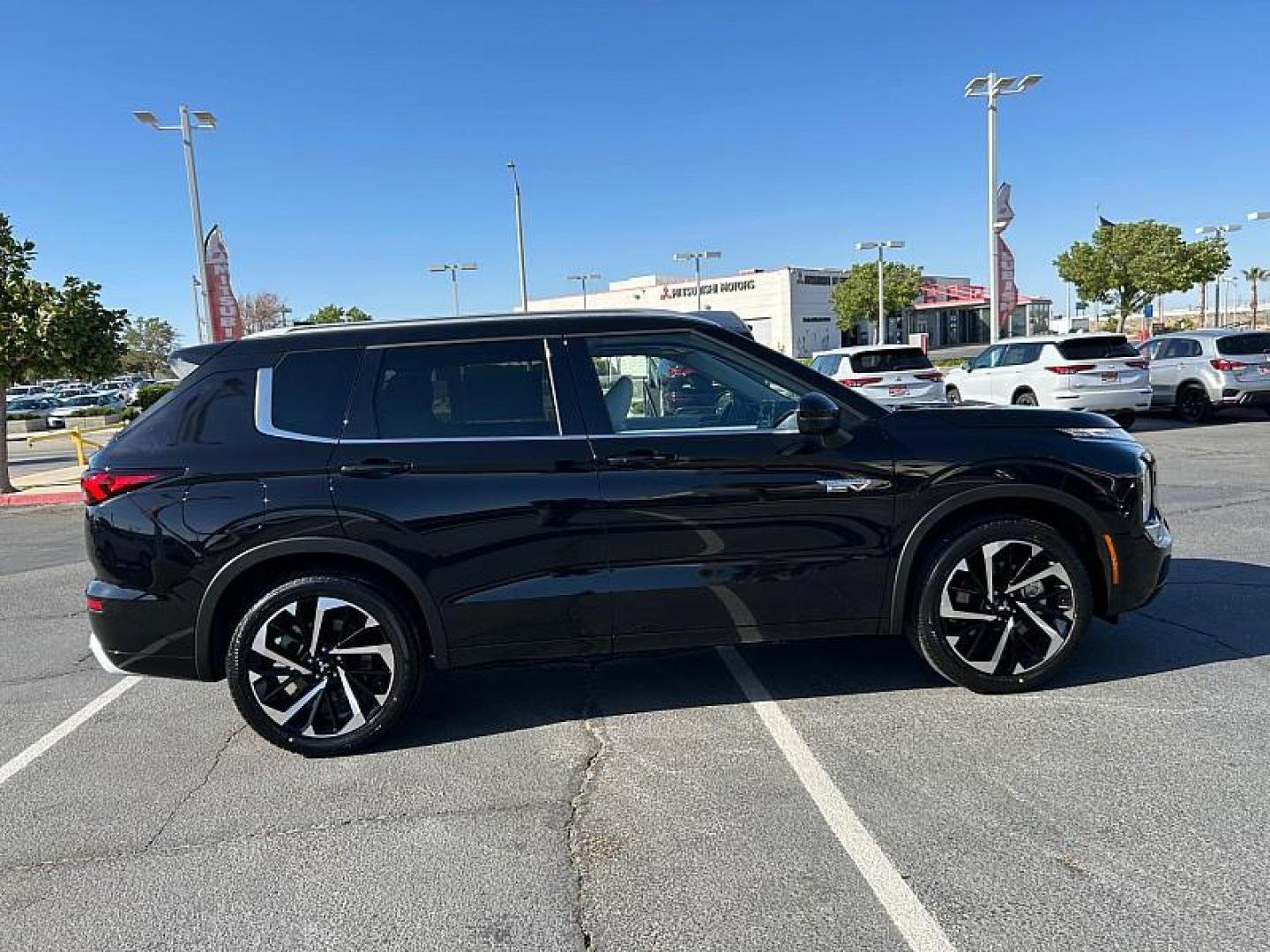 2025 Mitsubishi Outlander Plug-In Hybrid (JA4T5WA92SZ) with an 4-Cyl Hybrid 2.4 Liter engine, Automatic 1-Spd transmission, located at 412 Auto Vista Drive, Palmdale, 93551, (661) 945-0620, 34.592636, -118.136681 - Photo#10