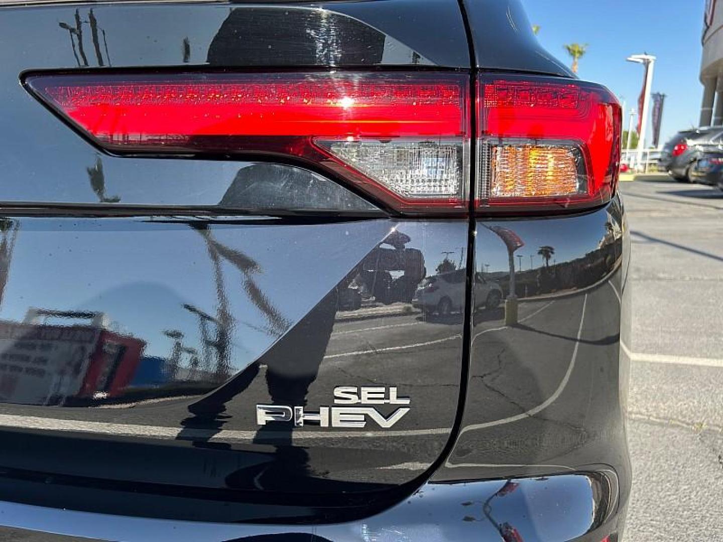 2025 Mitsubishi Outlander Plug-In Hybrid (JA4T5WA92SZ) with an 4-Cyl Hybrid 2.4 Liter engine, Automatic 1-Spd transmission, located at 412 Auto Vista Drive, Palmdale, 93551, (661) 945-0620, 34.592636, -118.136681 - Photo#12