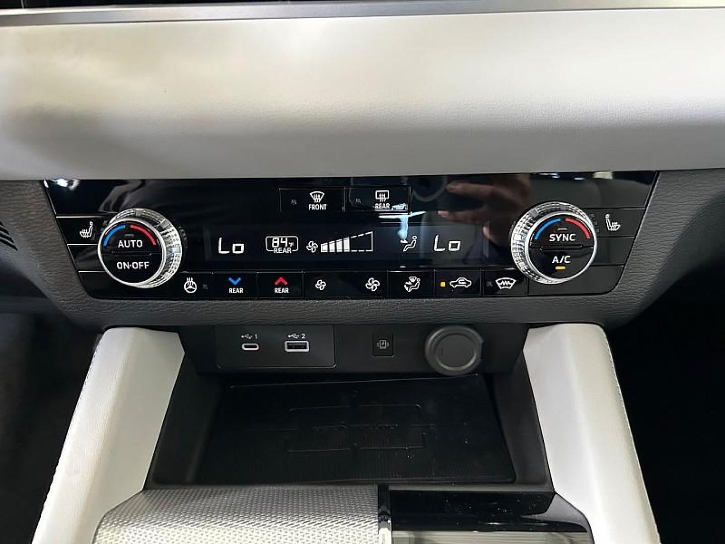 2025 Mitsubishi Outlander Plug-In Hybrid (JA4T5WA92SZ) with an 4-Cyl Hybrid 2.4 Liter engine, Automatic 1-Spd transmission, located at 412 Auto Vista Drive, Palmdale, 93551, (661) 945-0620, 34.592636, -118.136681 - Photo#23