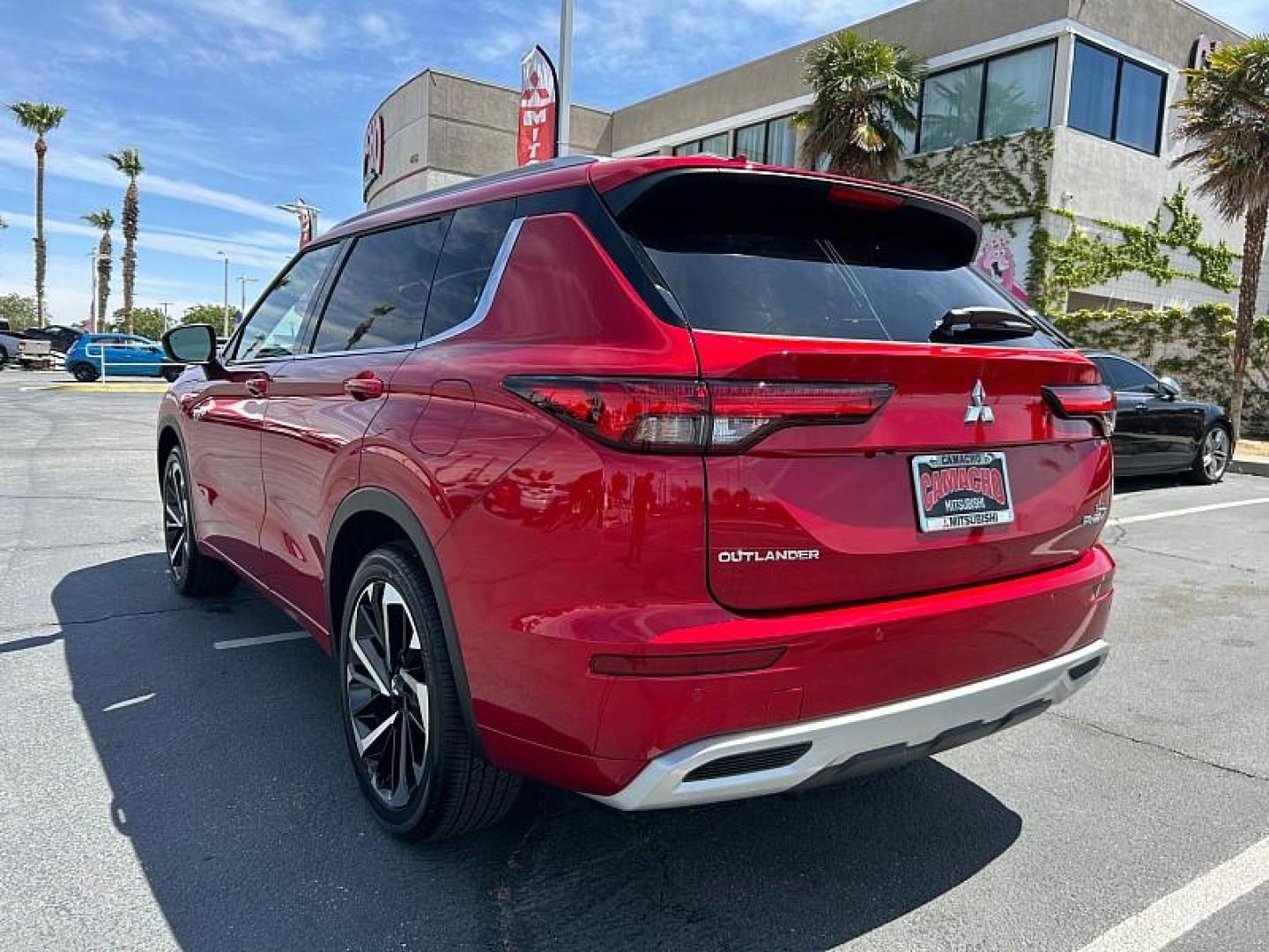 2025 Mitsubishi Outlander Plug-In Hybrid (JA4T5WA94SZ) with an 4-Cyl Hybrid 2.4 Liter engine, Automatic 1-Spd transmission, located at 412 Auto Vista Drive, Palmdale, 93551, (661) 945-0620, 34.592636, -118.136681 - Photo#2