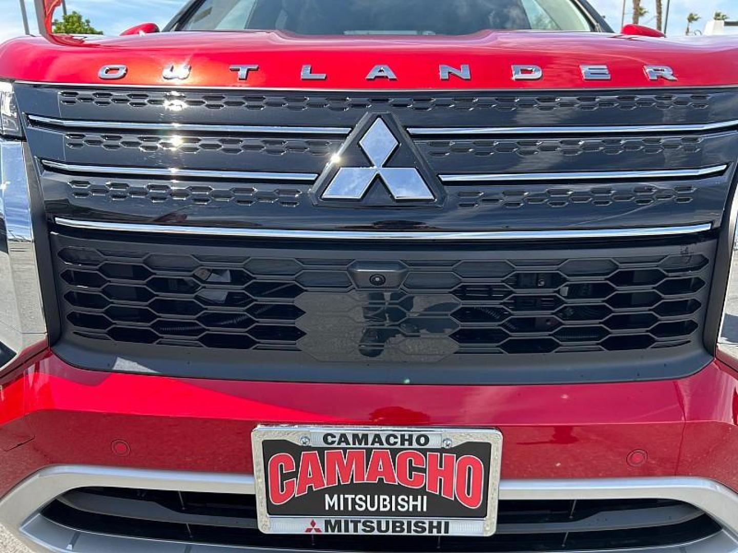 2025 Mitsubishi Outlander Plug-In Hybrid (JA4T5WA94SZ) with an 4-Cyl Hybrid 2.4 Liter engine, Automatic 1-Spd transmission, located at 412 Auto Vista Drive, Palmdale, 93551, (661) 945-0620, 34.592636, -118.136681 - Photo#8