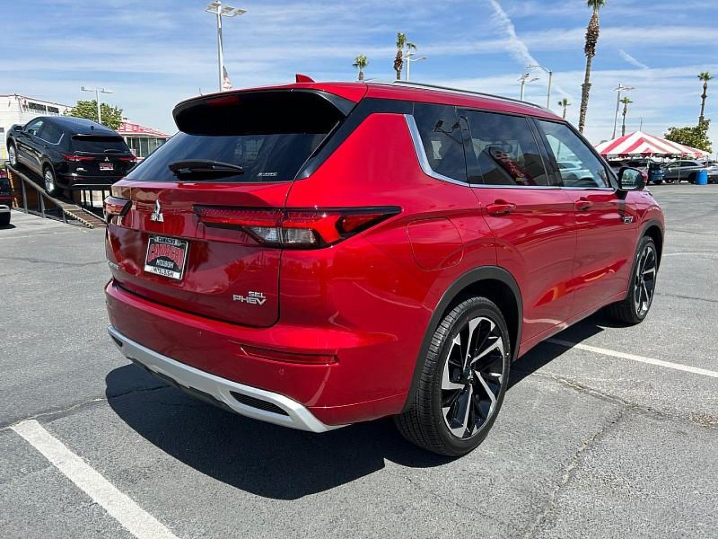 2025 Mitsubishi Outlander Plug-In Hybrid (JA4T5WA94SZ) with an 4-Cyl Hybrid 2.4 Liter engine, Automatic 1-Spd transmission, located at 412 Auto Vista Drive, Palmdale, 93551, (661) 945-0620, 34.592636, -118.136681 - Photo#10