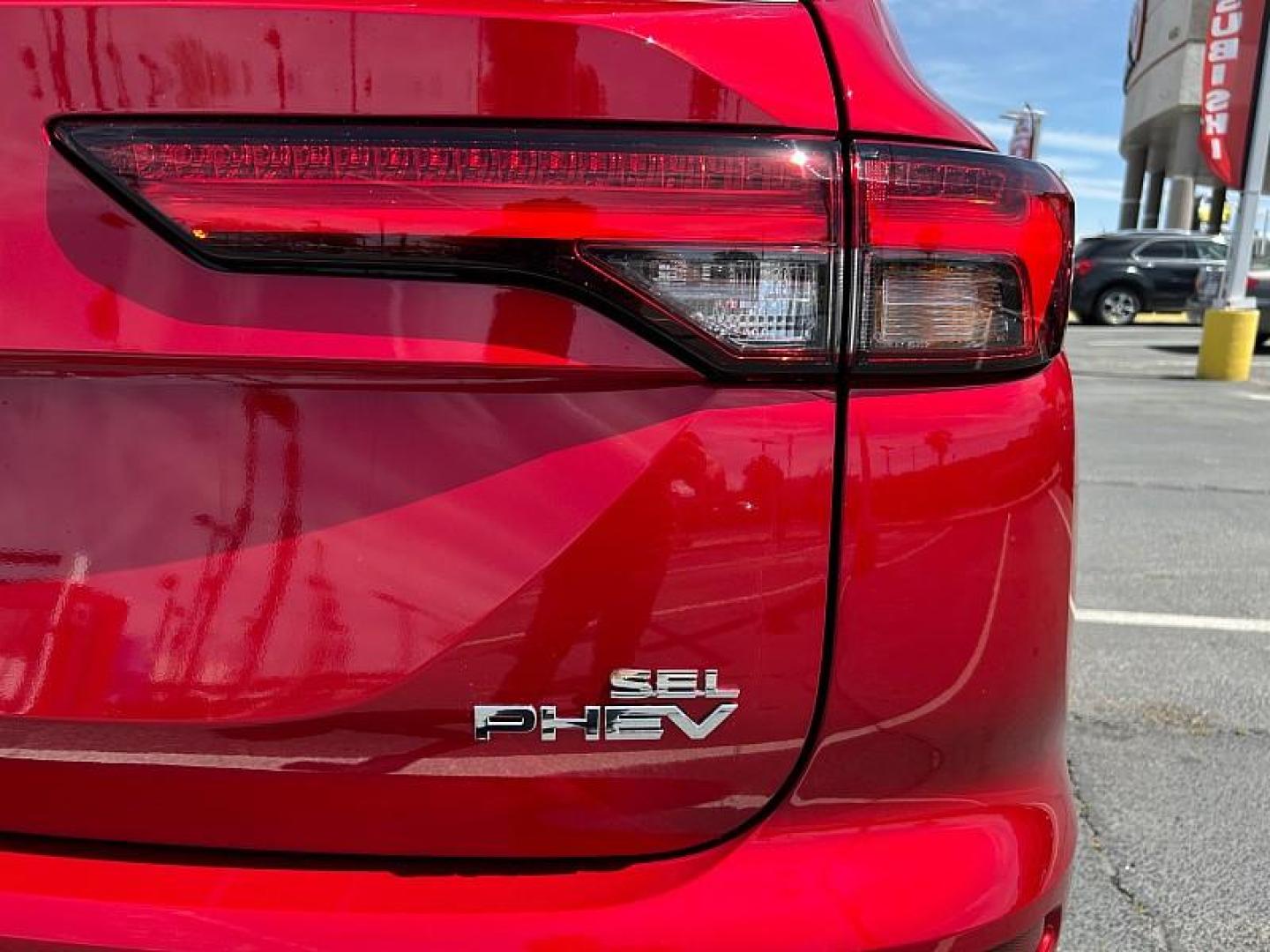 2025 Mitsubishi Outlander Plug-In Hybrid (JA4T5WA94SZ) with an 4-Cyl Hybrid 2.4 Liter engine, Automatic 1-Spd transmission, located at 412 Auto Vista Drive, Palmdale, 93551, (661) 945-0620, 34.592636, -118.136681 - Photo#12