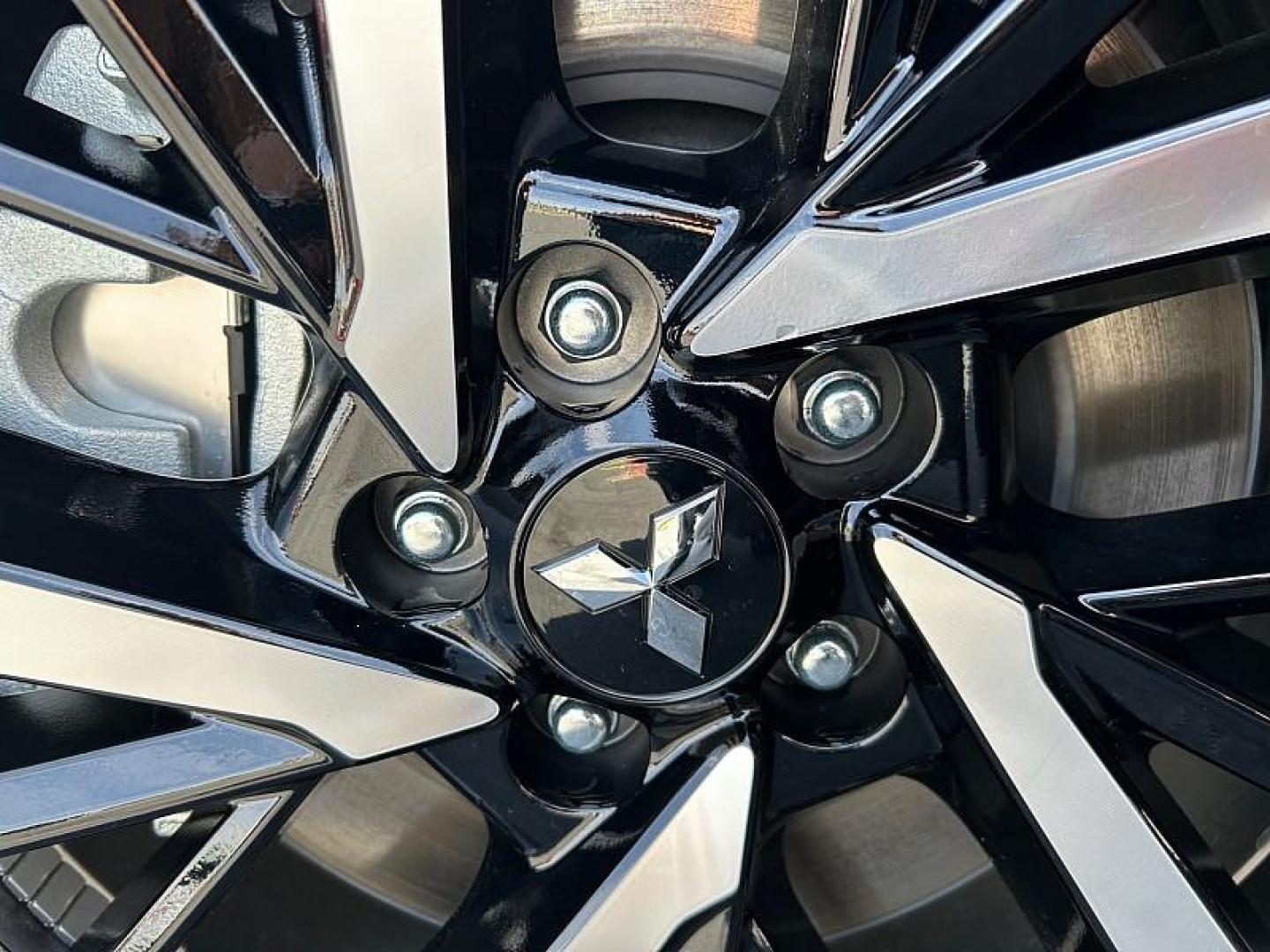 2025 Mitsubishi Outlander Plug-In Hybrid (JA4T5WA94SZ) with an 4-Cyl Hybrid 2.4 Liter engine, Automatic 1-Spd transmission, located at 412 Auto Vista Drive, Palmdale, 93551, (661) 945-0620, 34.592636, -118.136681 - Photo#15