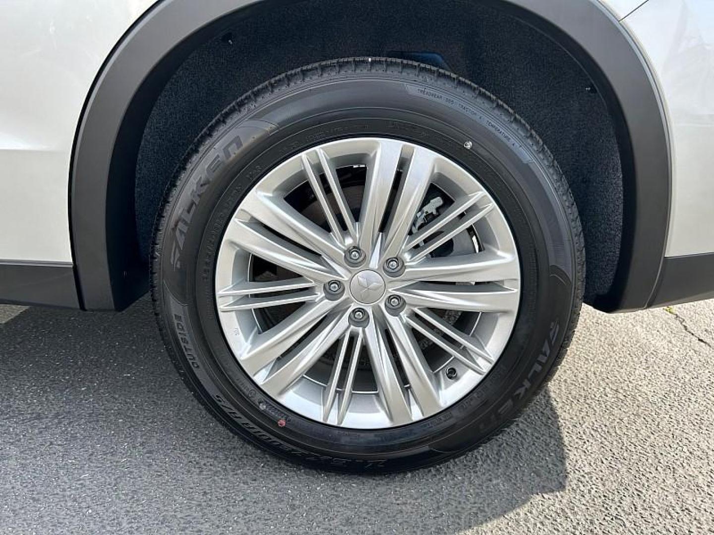 2025 SILVER Mitsubishi Outlander Plug-In Hybrid (JA4T5UA9XSZ) with an 4-Cyl Hybrid 2.4 Liter engine, Automatic 1-Spd transmission, located at 412 Auto Vista Drive, Palmdale, 93551, (661) 945-0620, 34.592636, -118.136681 - Photo#13