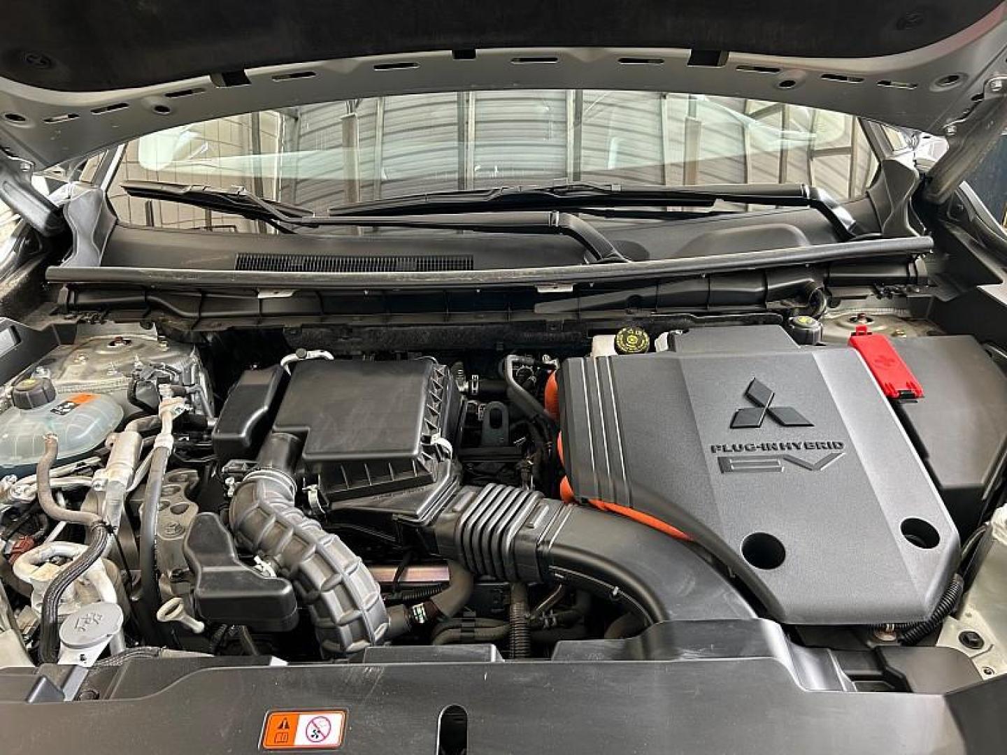 2025 SILVER Mitsubishi Outlander Plug-In Hybrid (JA4T5UA9XSZ) with an 4-Cyl Hybrid 2.4 Liter engine, Automatic 1-Spd transmission, located at 412 Auto Vista Drive, Palmdale, 93551, (661) 945-0620, 34.592636, -118.136681 - Photo#27