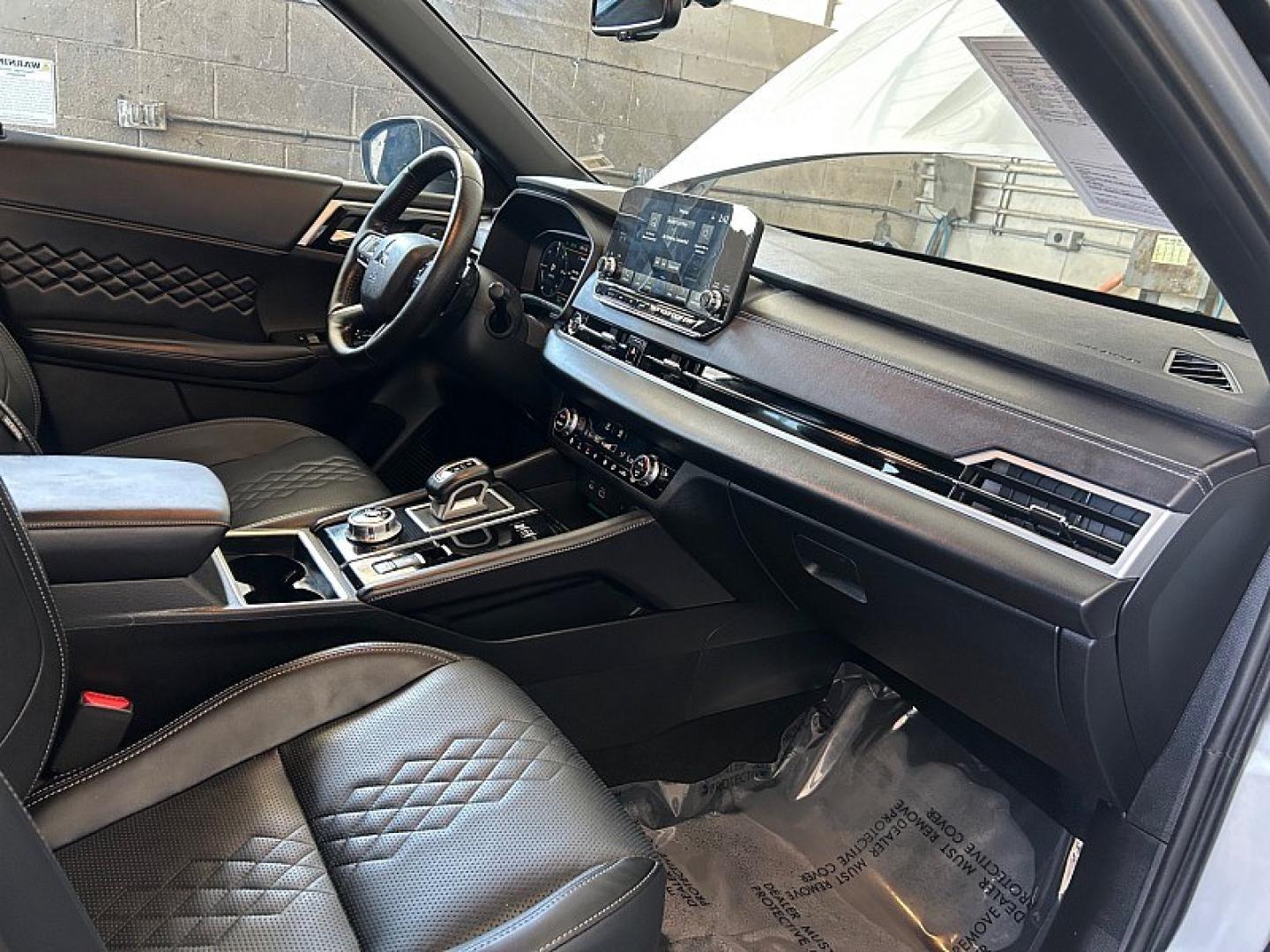 2025 GRAY Mitsubishi Outlander Plug-In Hybrid (JA4T5WA97SZ) with an 4-Cyl Hybrid 2.4 Liter engine, Automatic 1-Spd transmission, located at 412 Auto Vista Drive, Palmdale, 93551, (661) 945-0620, 34.592636, -118.136681 - Photo#23
