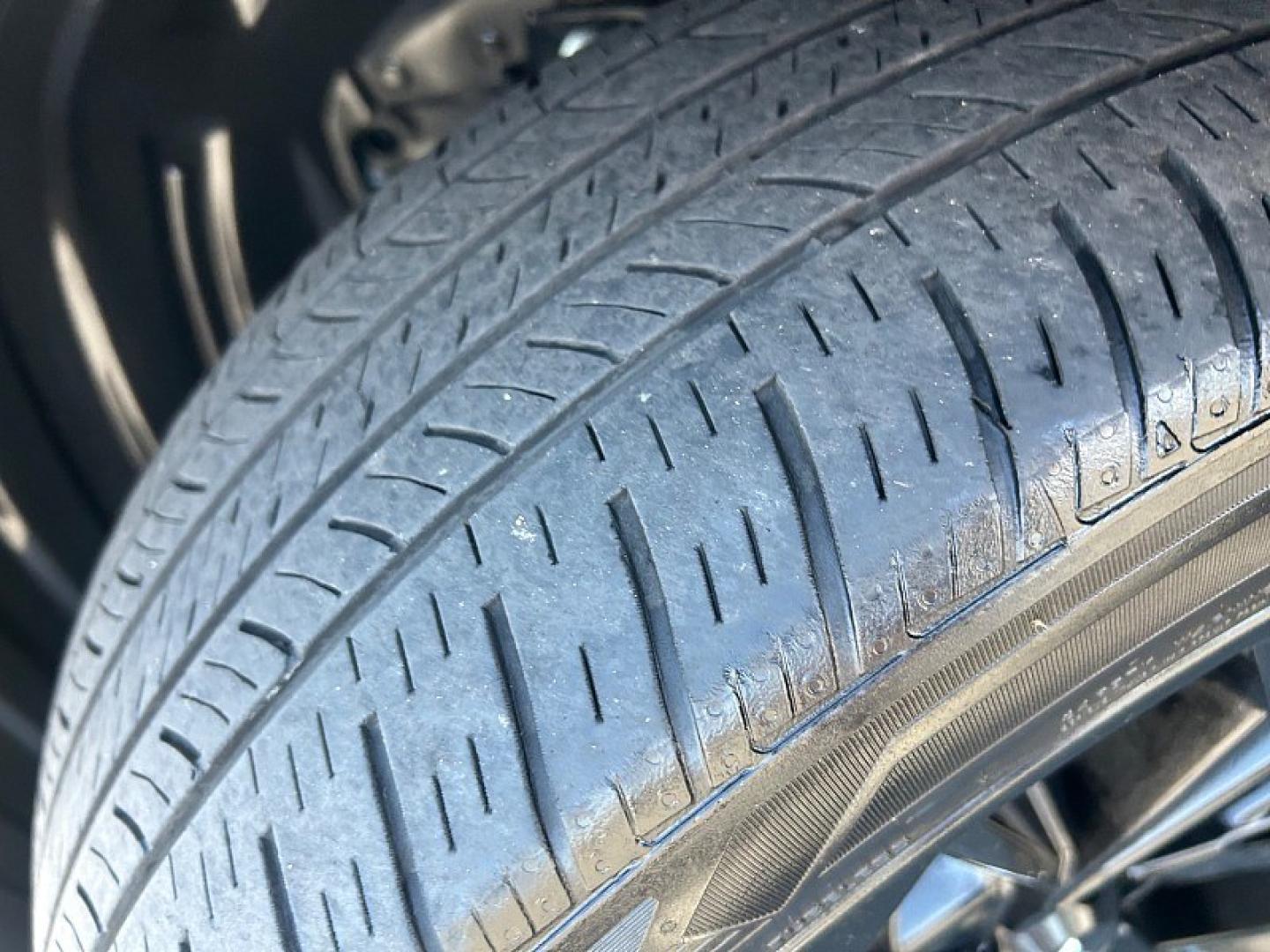 2025 GRAY Mitsubishi Outlander Plug-In Hybrid (JA4T5WA97SZ) with an 4-Cyl Hybrid 2.4 Liter engine, Automatic 1-Spd transmission, located at 412 Auto Vista Drive, Palmdale, 93551, (661) 945-0620, 34.592636, -118.136681 - Photo#16