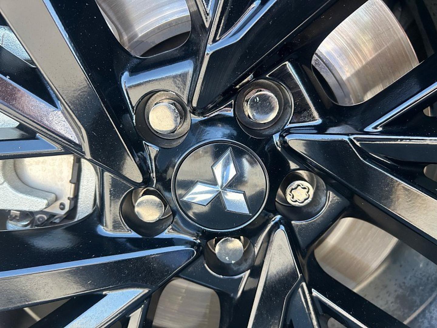 2025 GRAY Mitsubishi Outlander Plug-In Hybrid (JA4T5WA97SZ) with an 4-Cyl Hybrid 2.4 Liter engine, Automatic 1-Spd transmission, located at 412 Auto Vista Drive, Palmdale, 93551, (661) 945-0620, 34.592636, -118.136681 - Photo#13