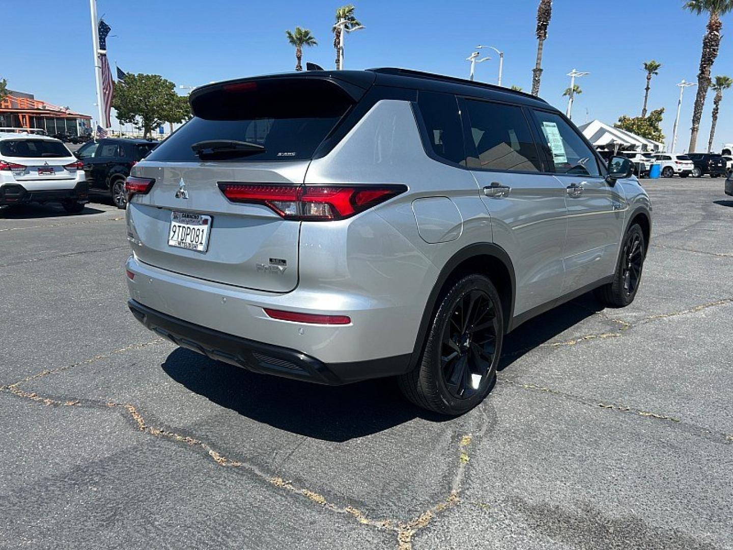 2025 GRAY Mitsubishi Outlander Plug-In Hybrid (JA4T5WA97SZ) with an 4-Cyl Hybrid 2.4 Liter engine, Automatic 1-Spd transmission, located at 412 Auto Vista Drive, Palmdale, 93551, (661) 945-0620, 34.592636, -118.136681 - Photo#6
