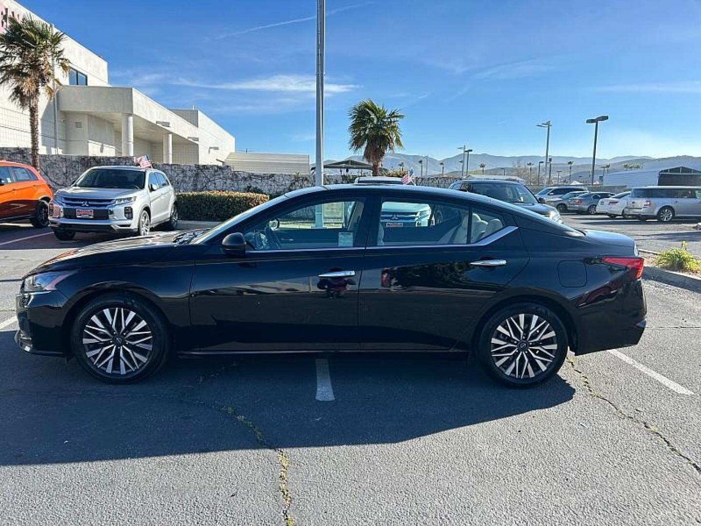 2025 BLACK Nissan Altima (1N4BL4DV1SN) with an 4-Cyl 2.5 Liter engine, Automatic CVT transmission, located at 412 Auto Vista Drive, Palmdale, 93551, (661) 945-0620, 34.592636, -118.136681 - Photo#4