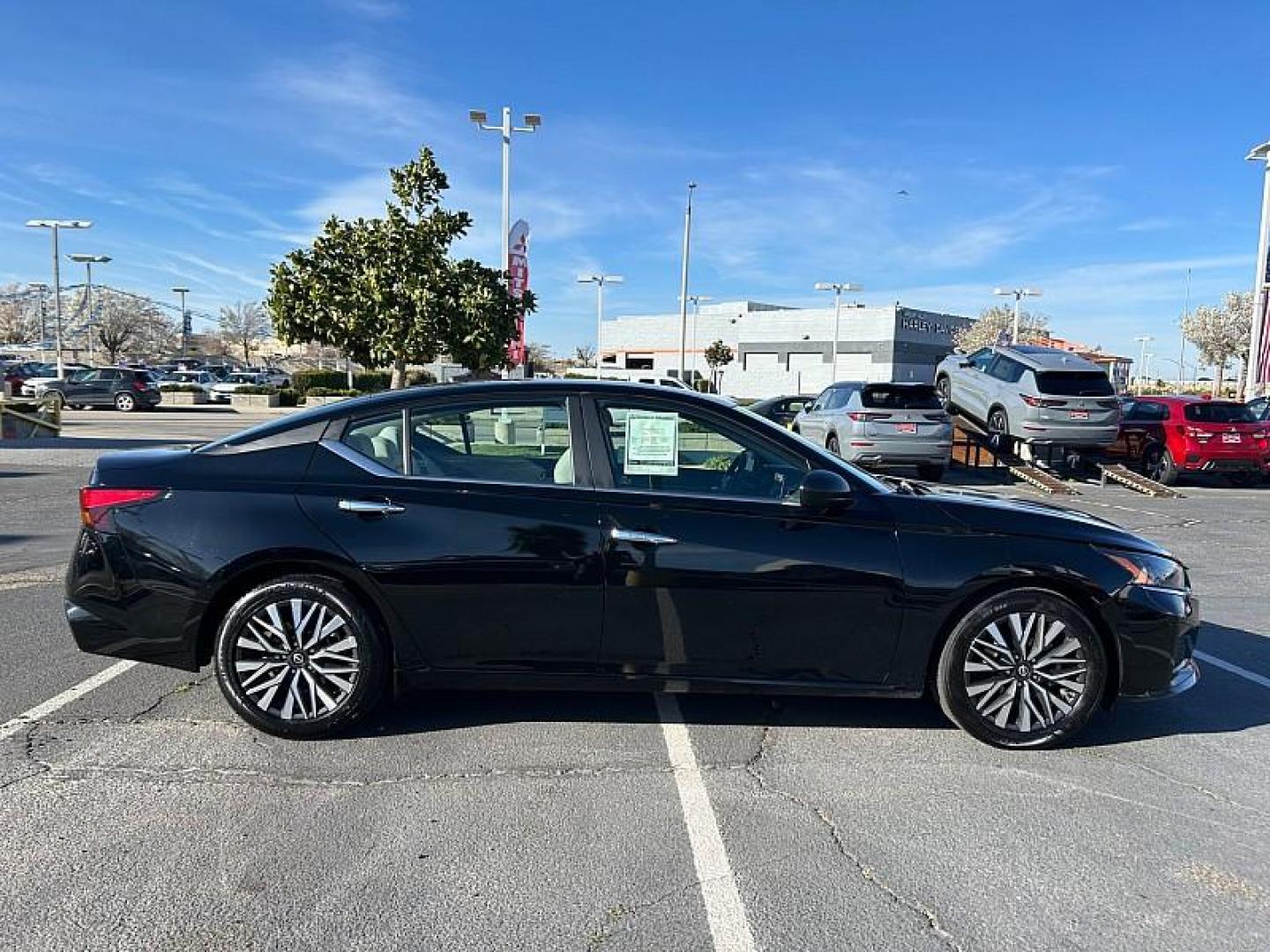 2025 BLACK Nissan Altima (1N4BL4DV1SN) with an 4-Cyl 2.5 Liter engine, Automatic CVT transmission, located at 412 Auto Vista Drive, Palmdale, 93551, (661) 945-0620, 34.592636, -118.136681 - Photo#6